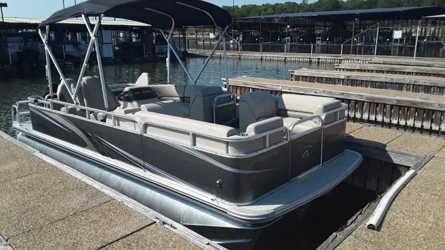 Rent a AVALON PONTOONS fish and ski in Gordonville, TX near me