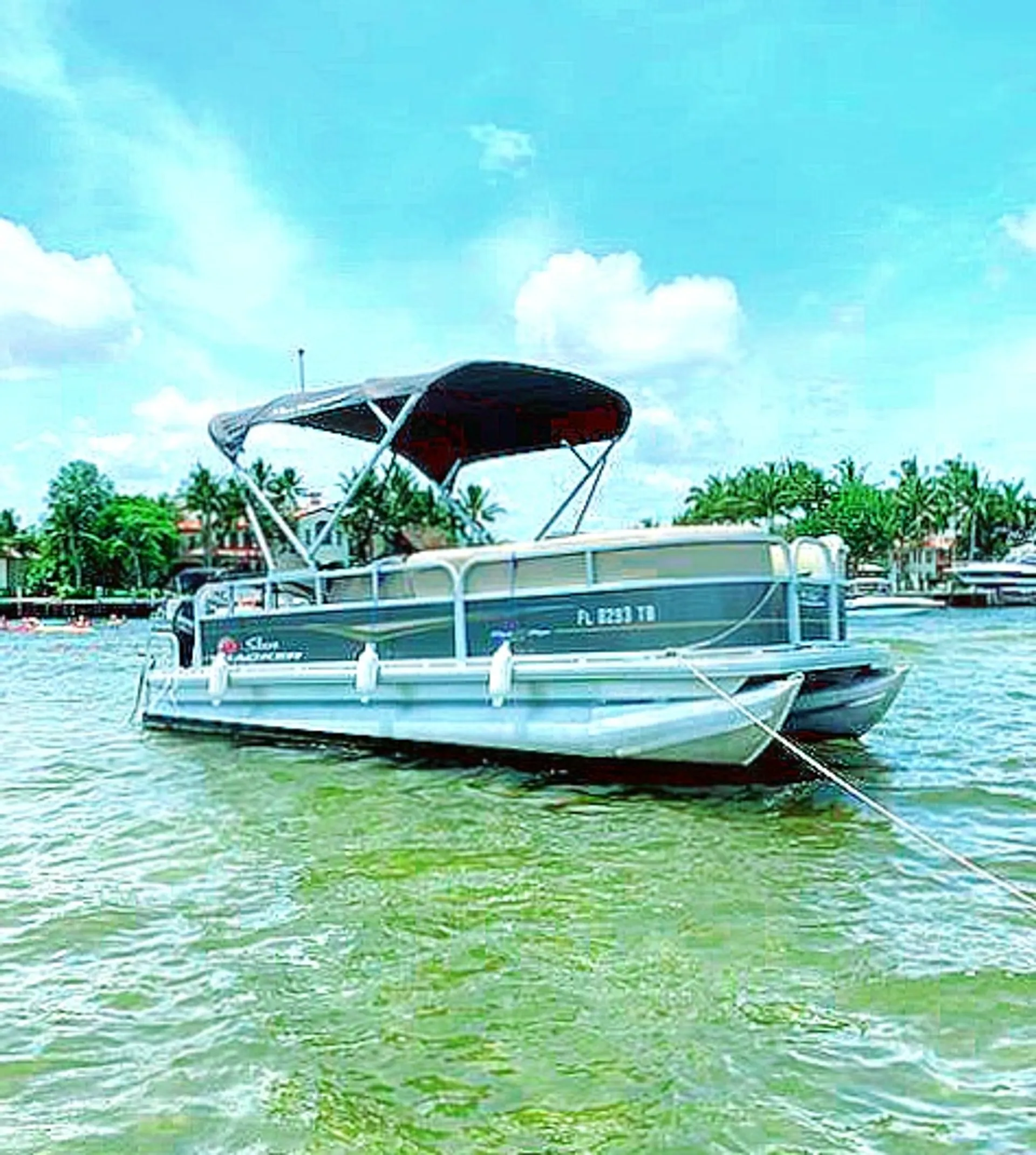 SUN TRACKER PARTY BARGE 18 DLX in Fort Lauderdale, FL — photo 9