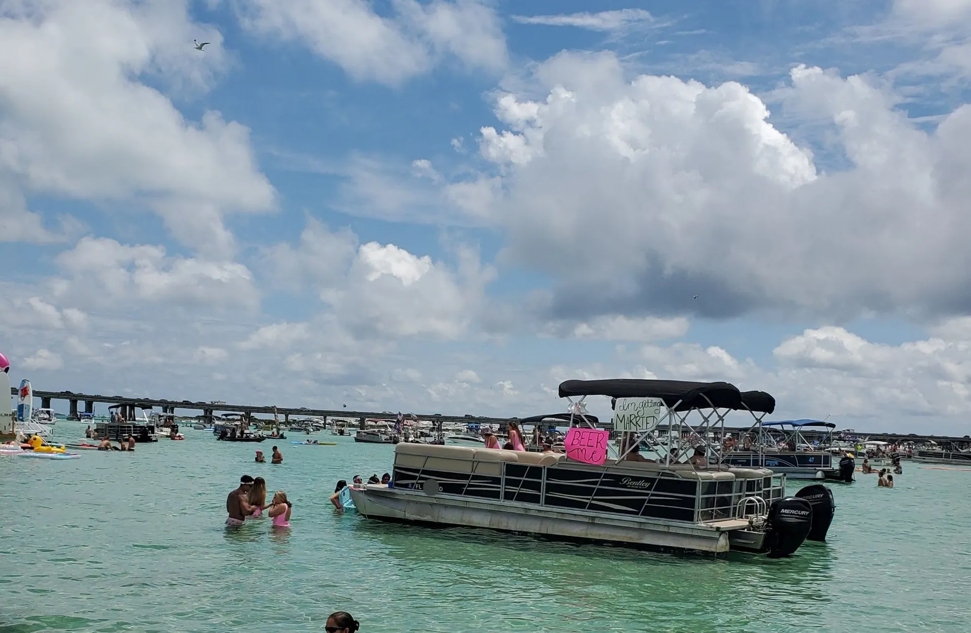 Pontoon Party!! For all gatherings (Paddleboard,Lily Pad, Inflatables)