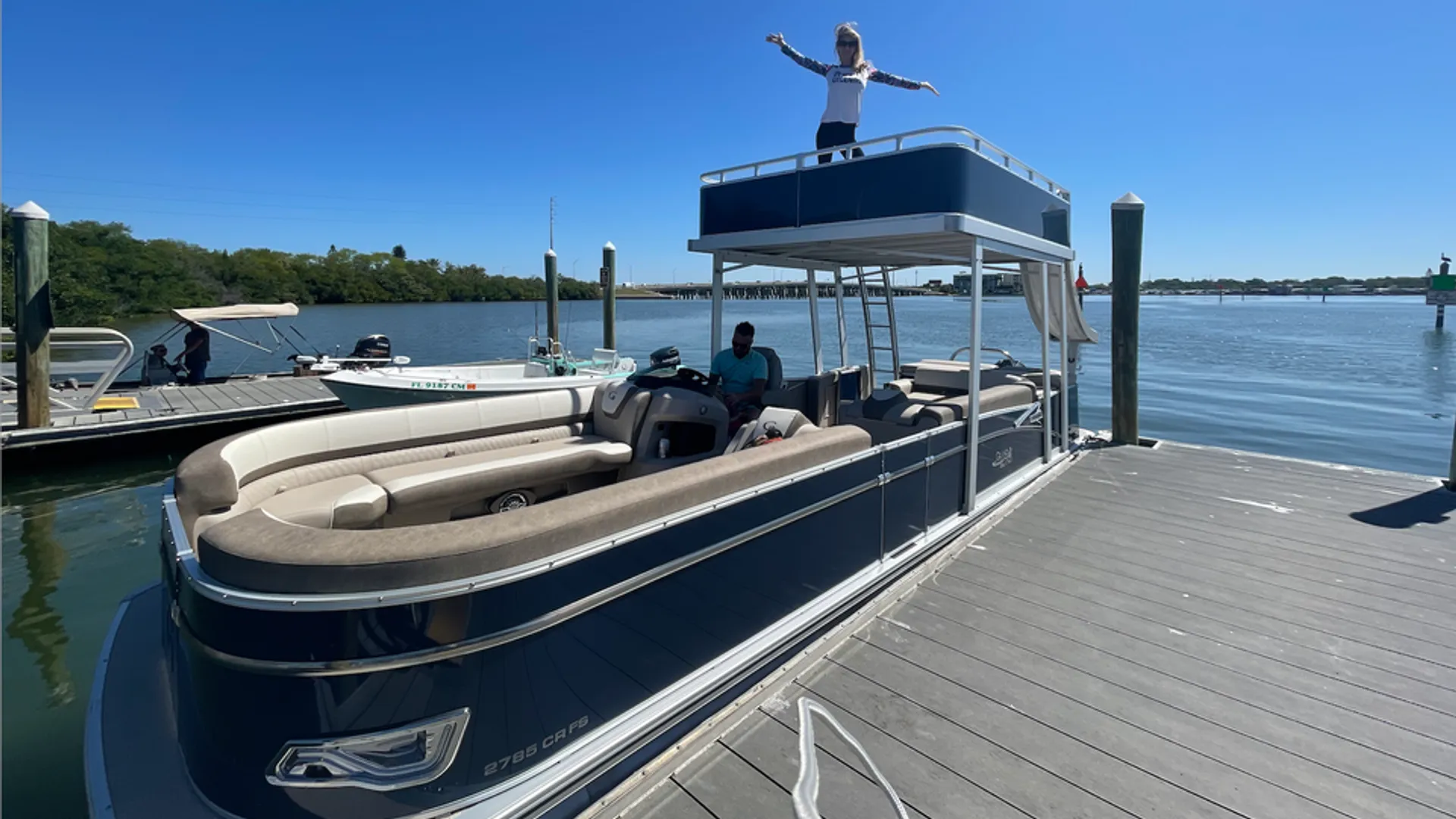 Tahoe Pontoons Grand Island Funship in St. Petersburg, FL — photo 3