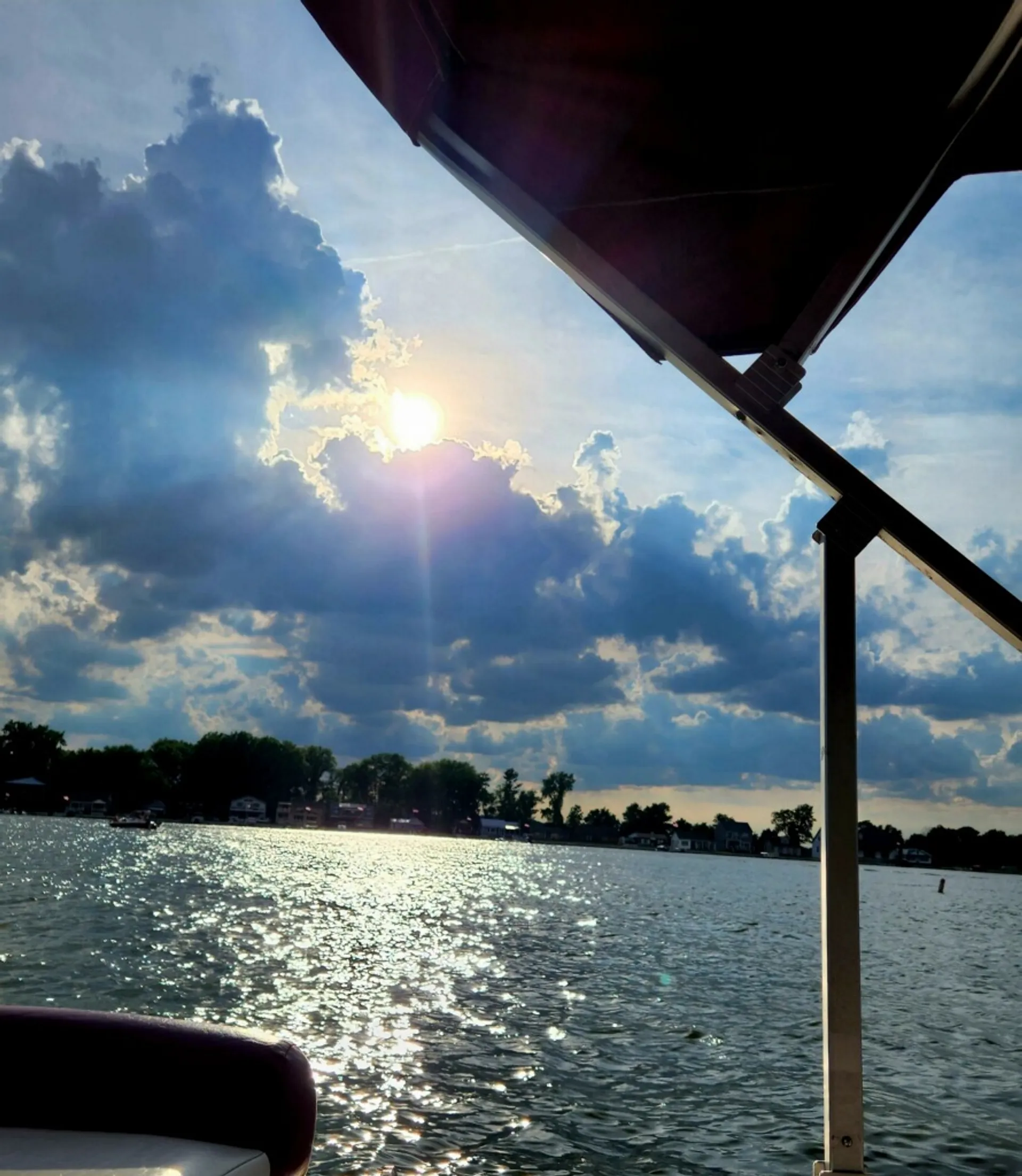 Avalon Somerset 12-Person Pontoon w/Bimini, Bluetooth and More!