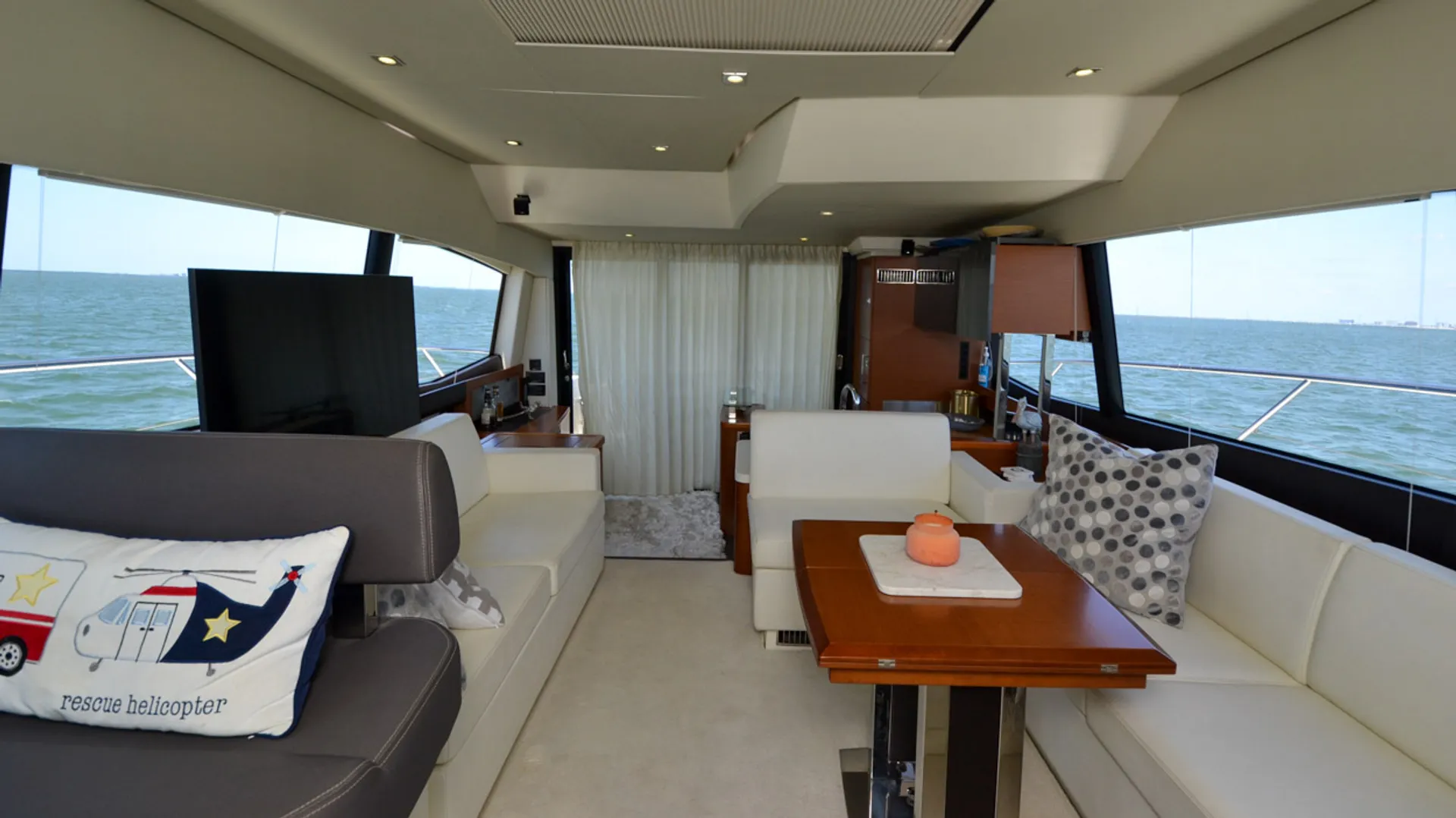 Bored & Yachting 50' Prestige 500 Fly