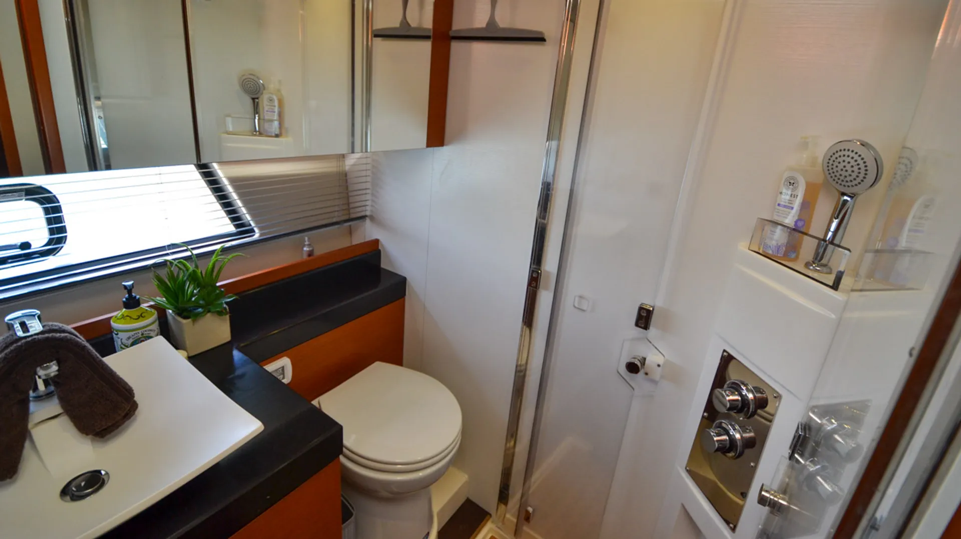 Bored & Yachting 50' Prestige 500 Fly