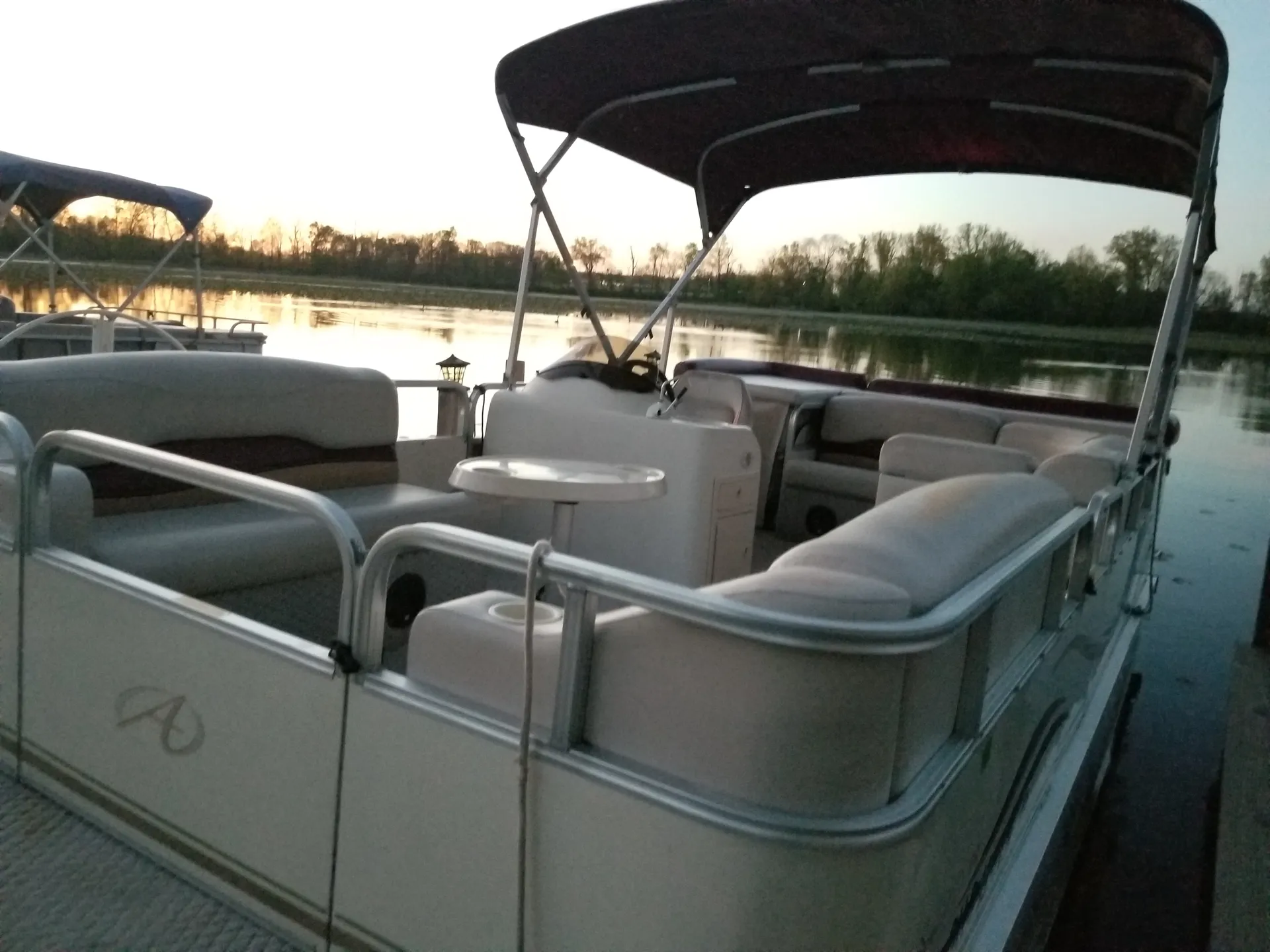 Avalon Somerset 12-Person Pontoon w/Bimini, Bluetooth and More!
