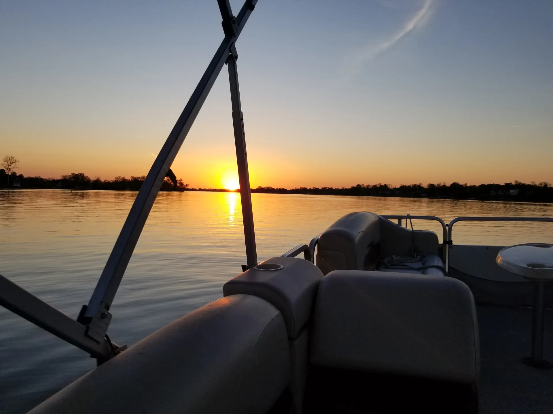 Avalon Somerset 12-Person Pontoon w/Bimini, Bluetooth and More!