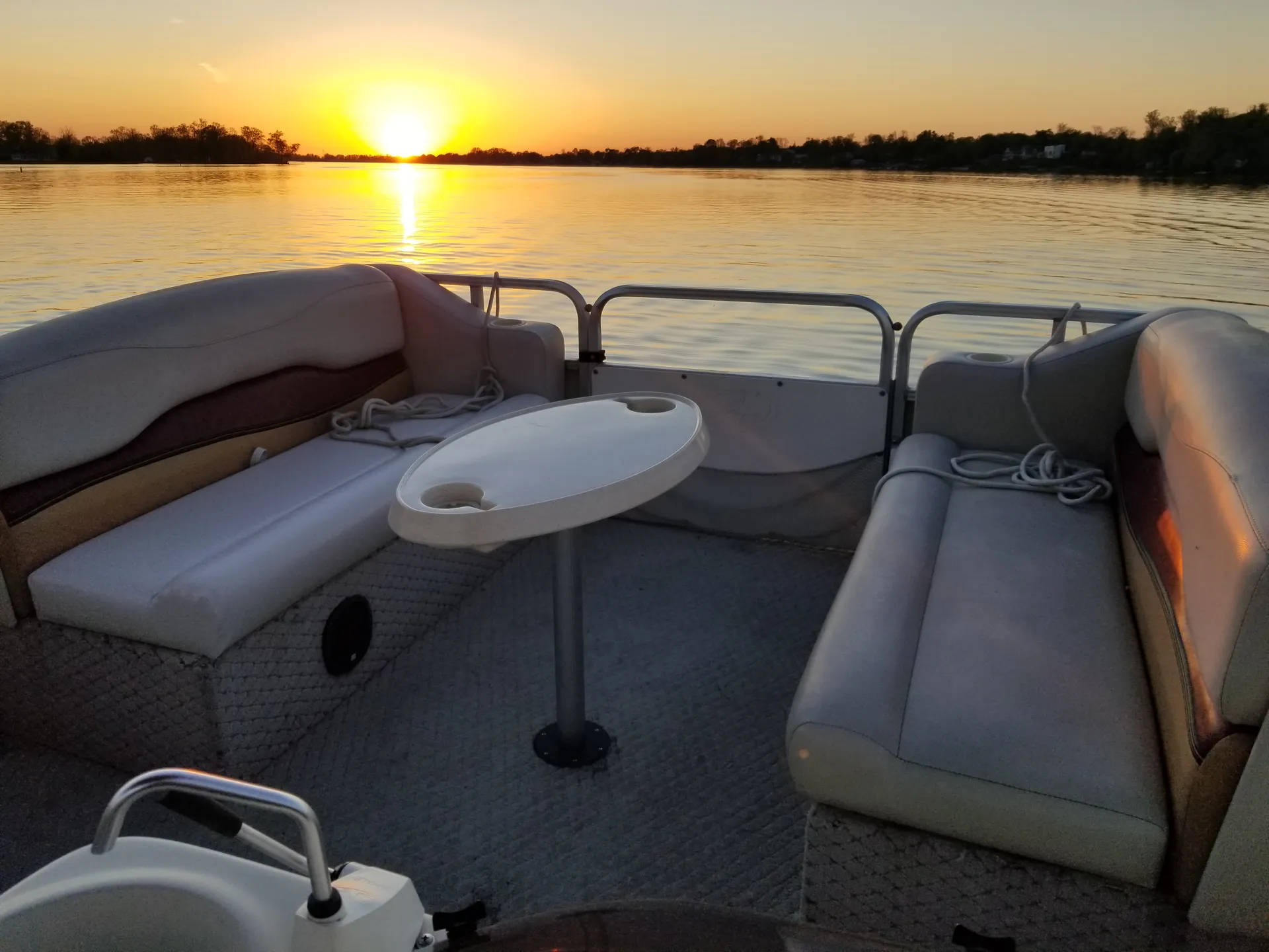 Avalon Somerset 12-Person Pontoon w/Bimini, Bluetooth and More!