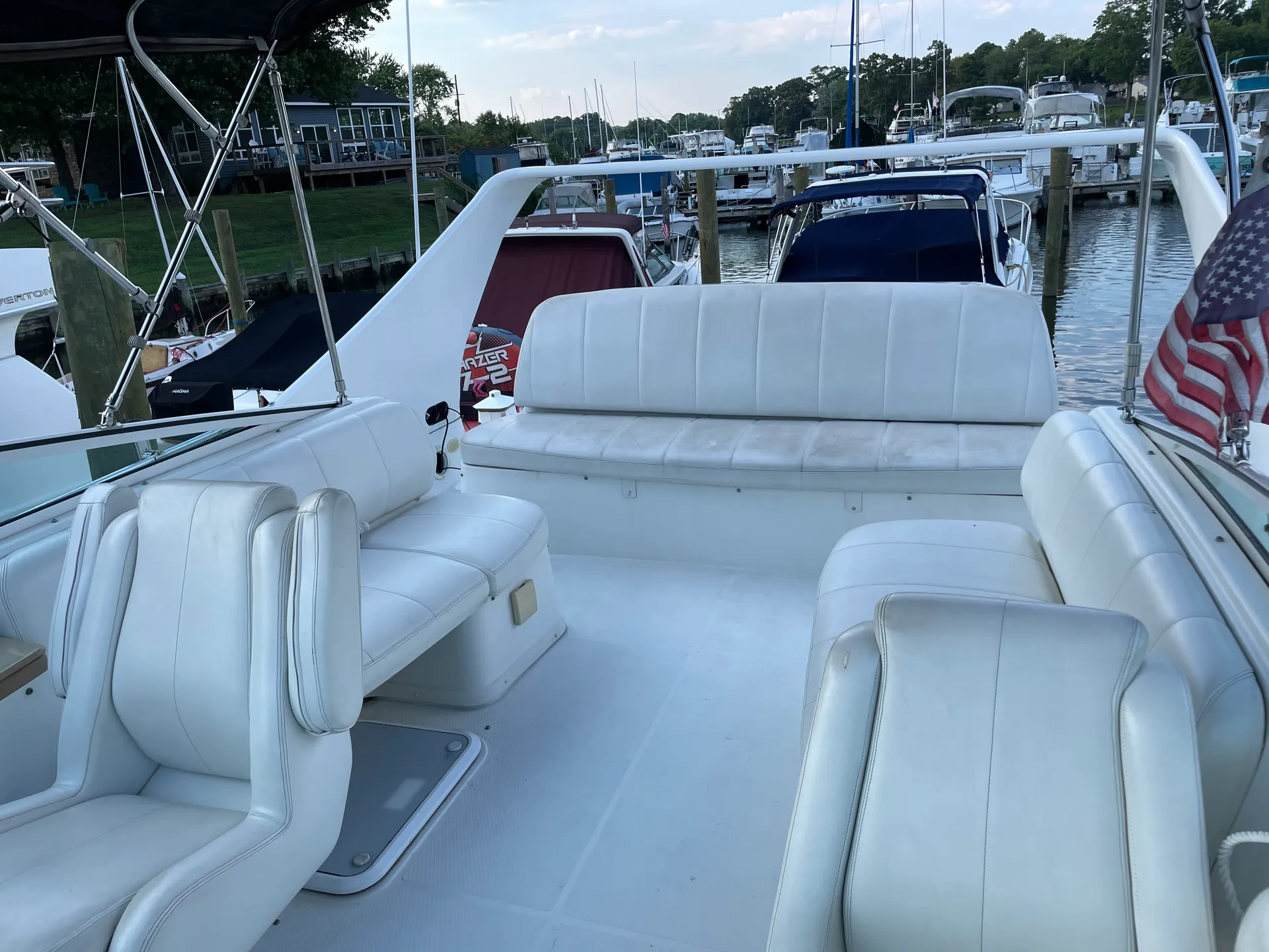 Beautiful captained yacht on Middle River