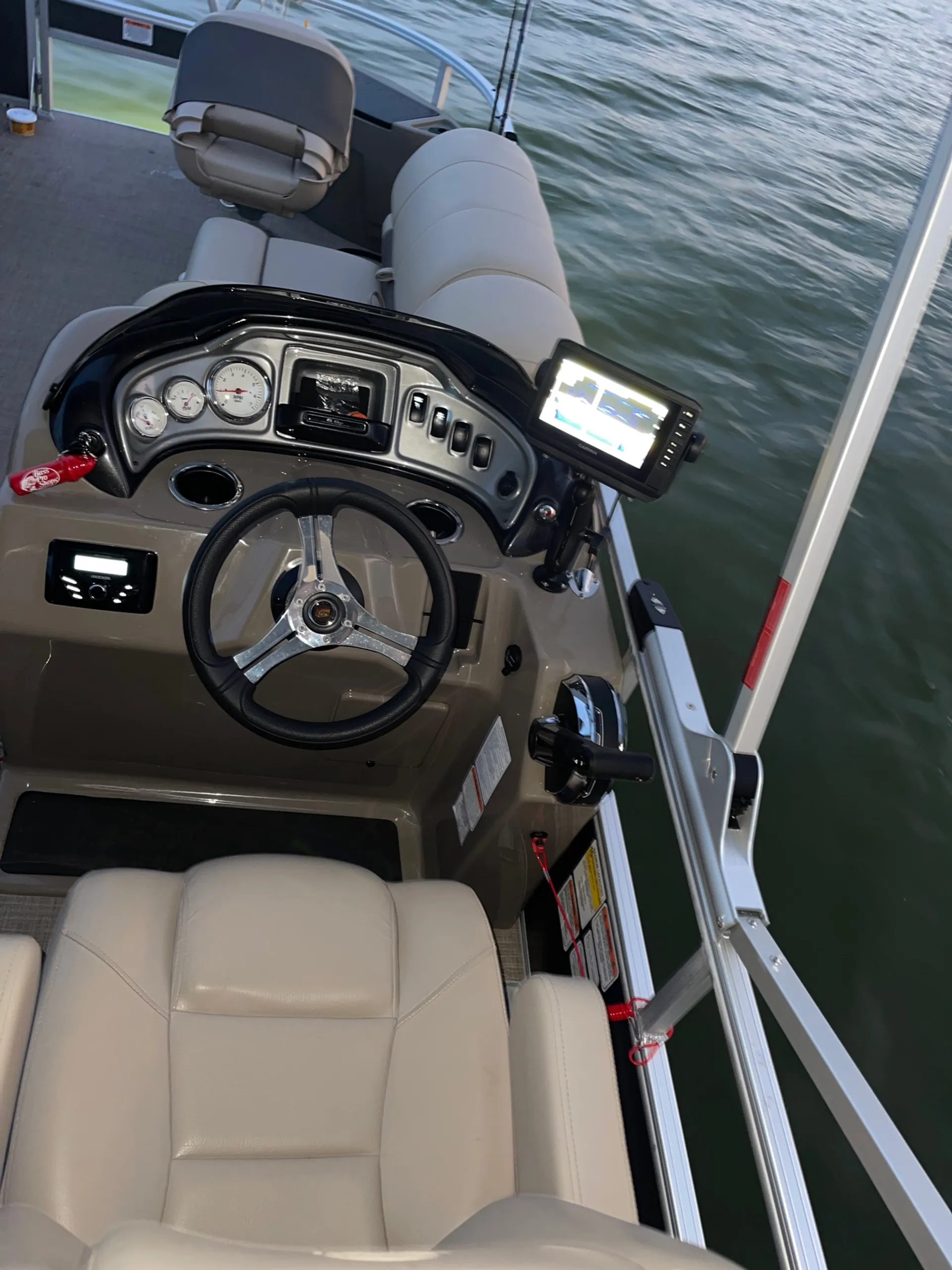 20' Fishing pontoon near Lavon and Ray Hubbard