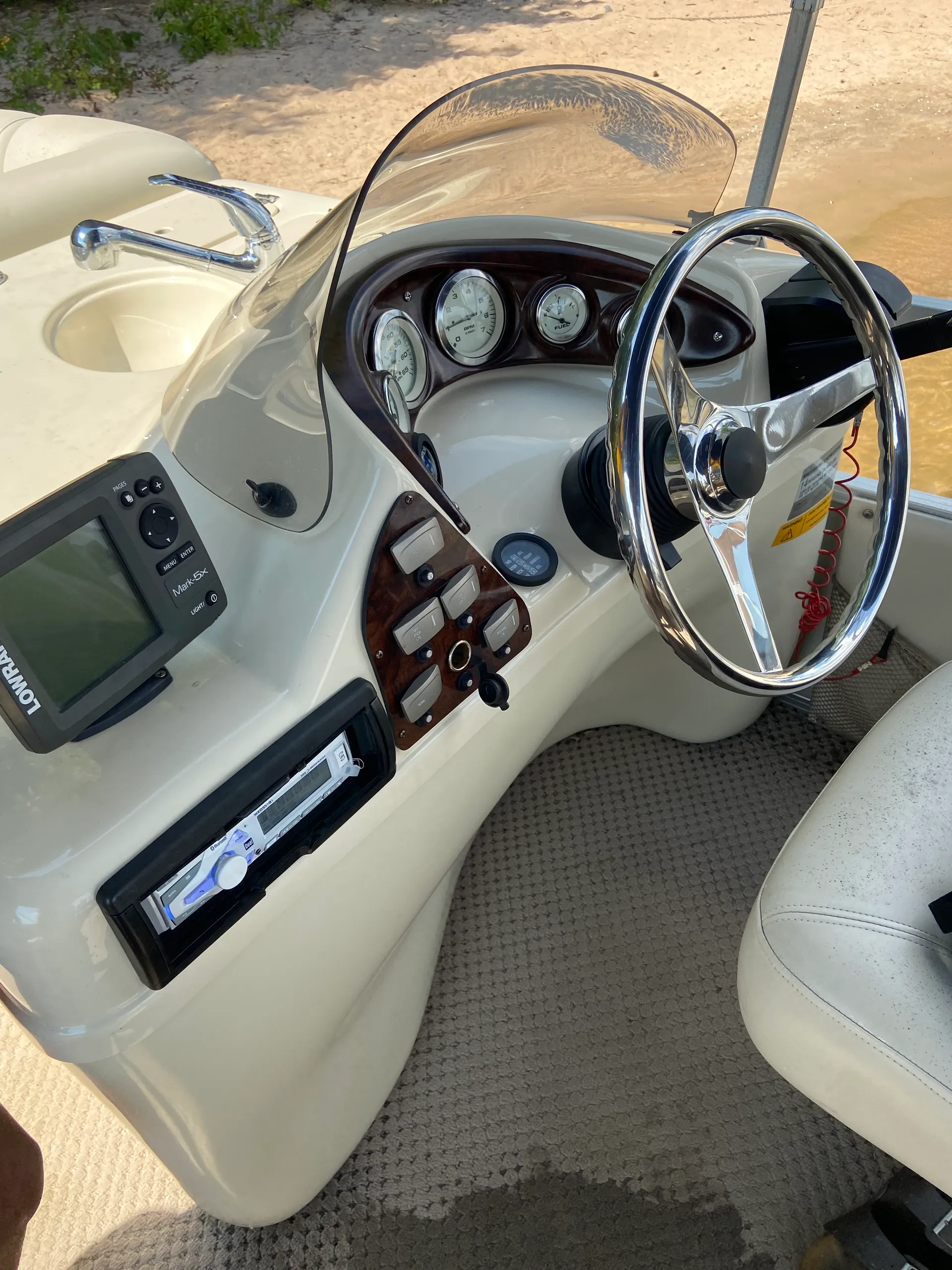 Odyssey Pontoons 2302TT Lextra Tri-Tube in Denver, NC — photo 2