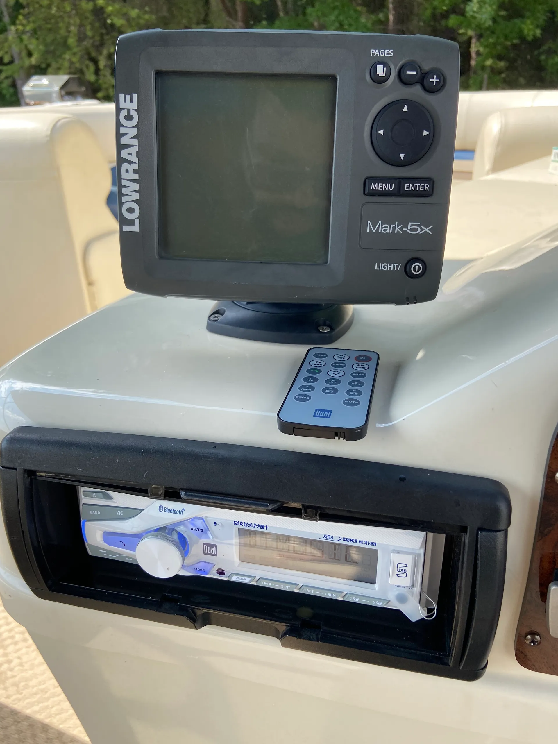 Odyssey Pontoons 2302TT Lextra Tri-Tube in Denver, NC — photo 7