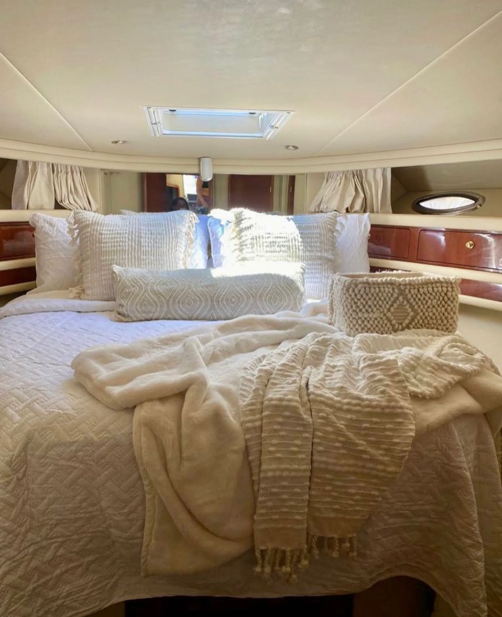 Sea Ray Boats 480 Sedan Bridge in Miami, FL — photo 3