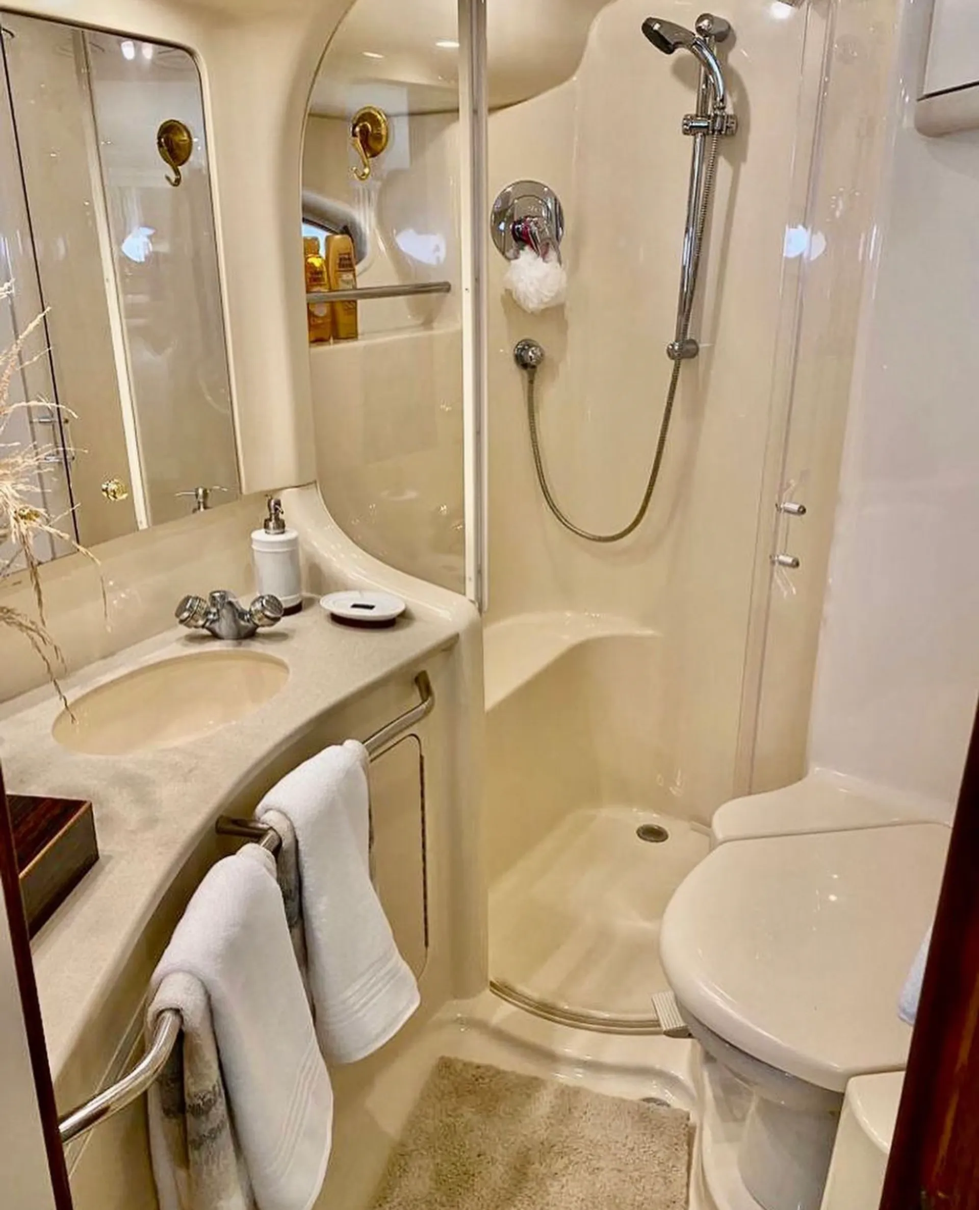 Sea Ray Boats 480 Sedan Bridge in Miami, FL — photo 4