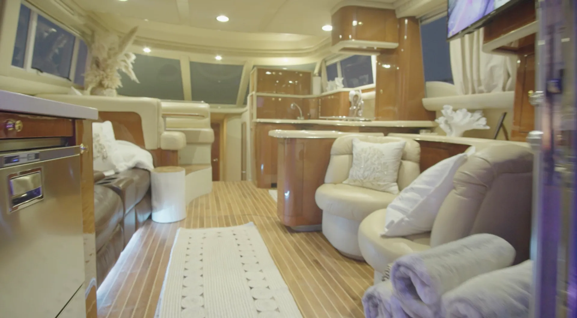 Sea Ray Boats 480 Sedan Bridge in Miami, FL — photo 8