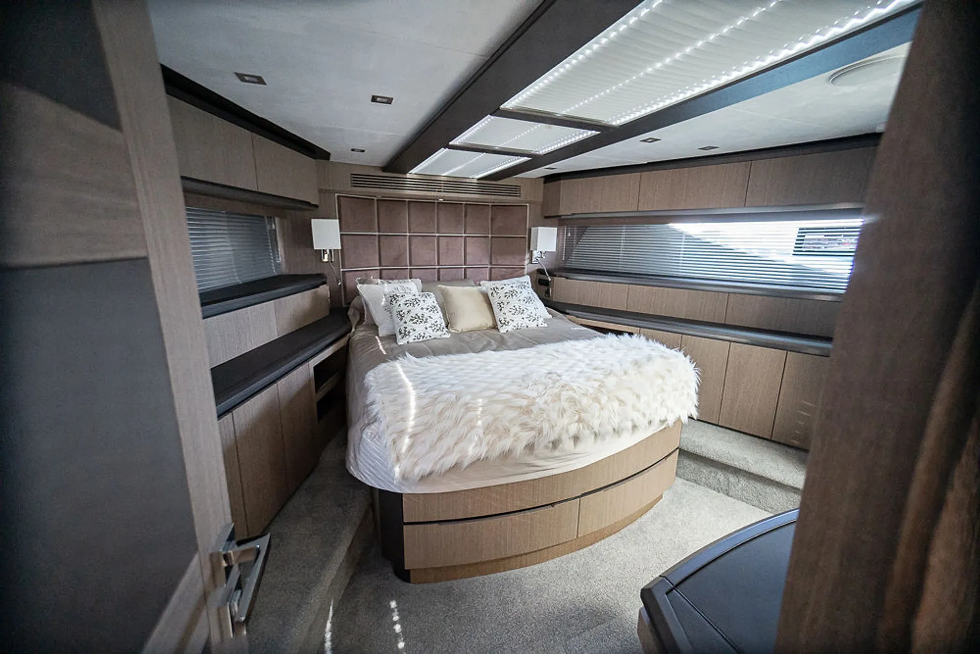 Galeon 65 Sky in Miami, FL — photo 4