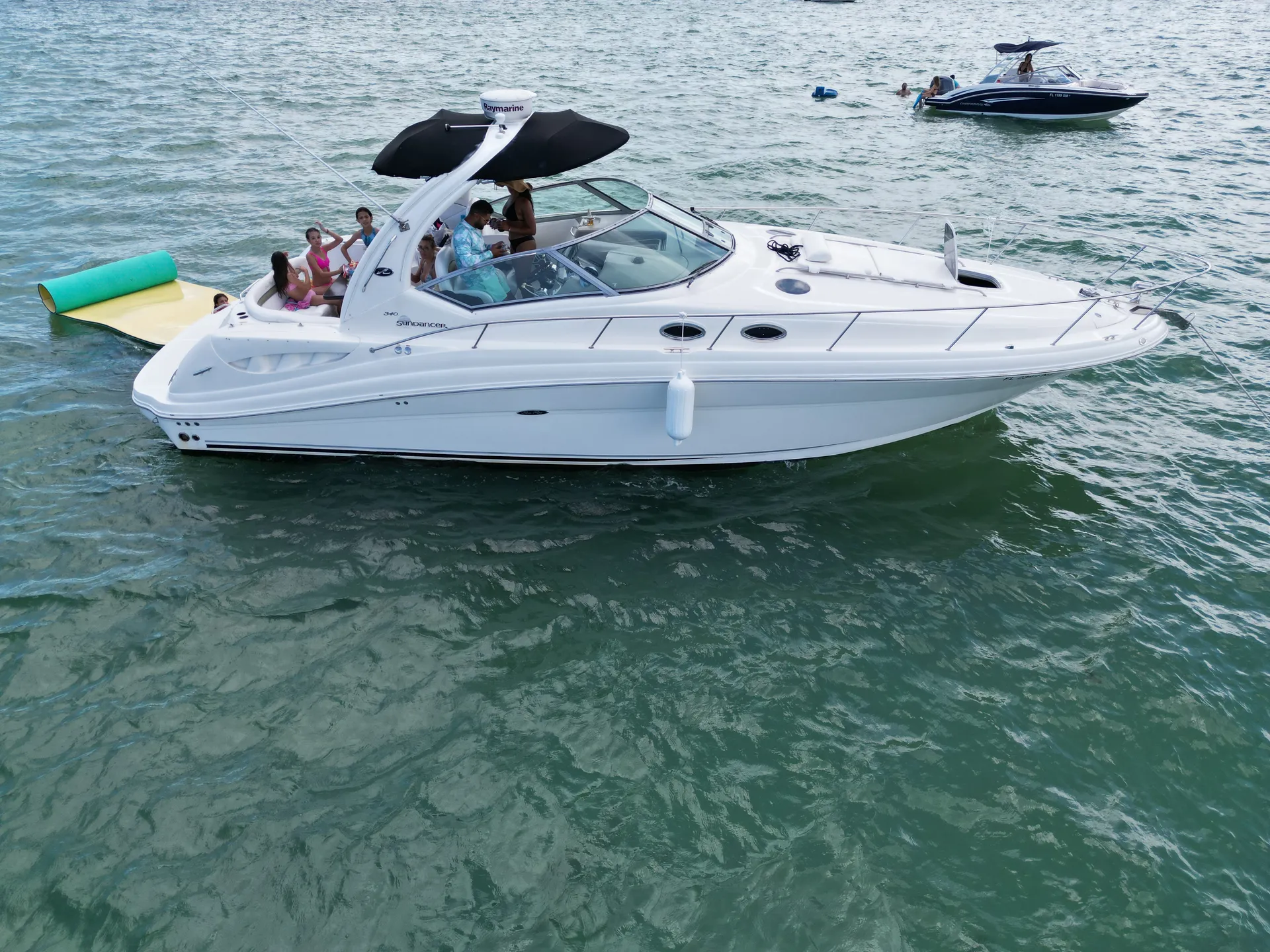 38ft Sea Ray Sundancer Yacht in FORT LAUDERDALE !!