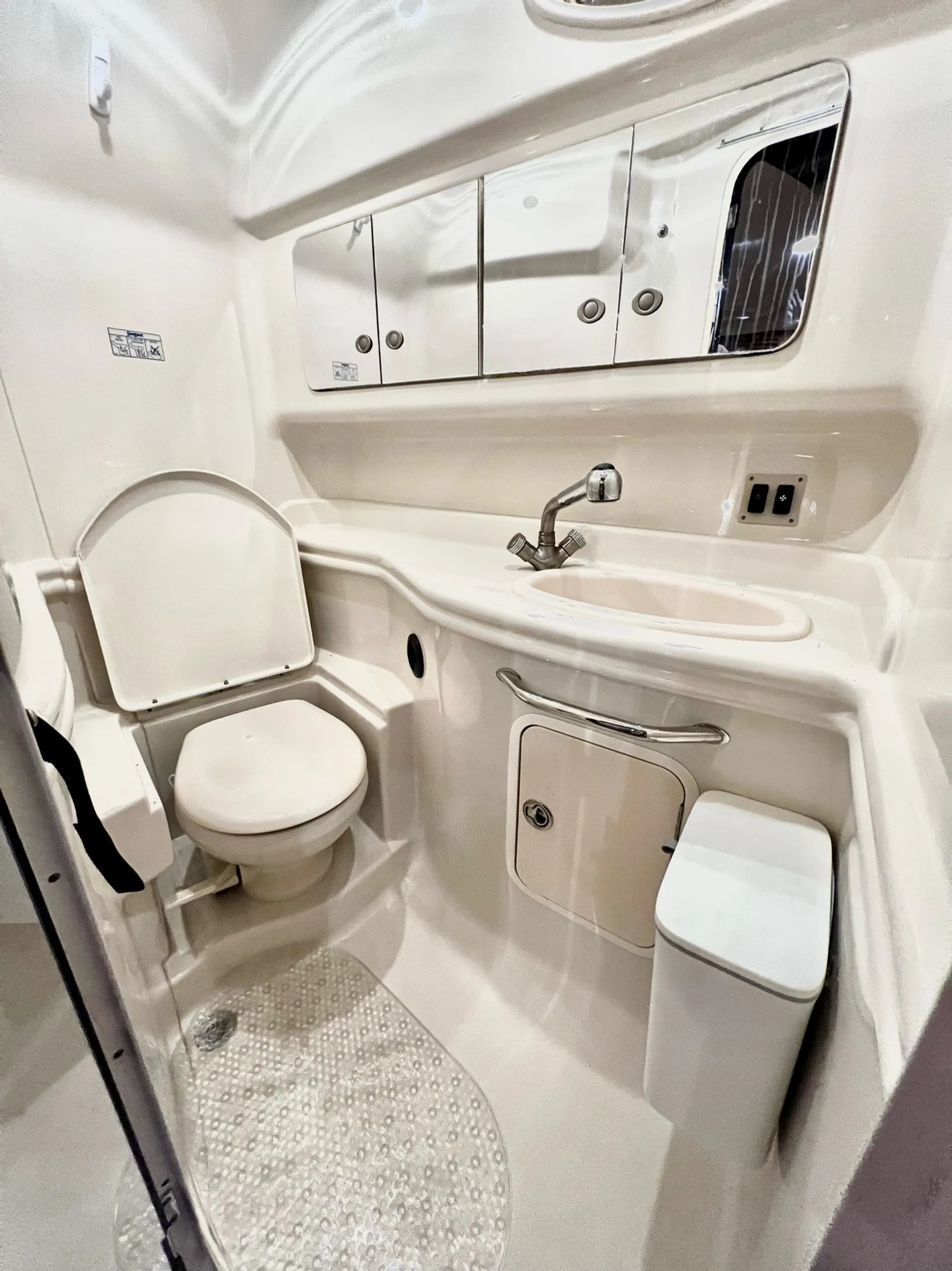 38ft Sea Ray Sundancer Yacht in FORT LAUDERDALE !!