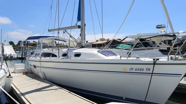 Rent a Catalina daysailer & weekender in Newport Beach, CA near me