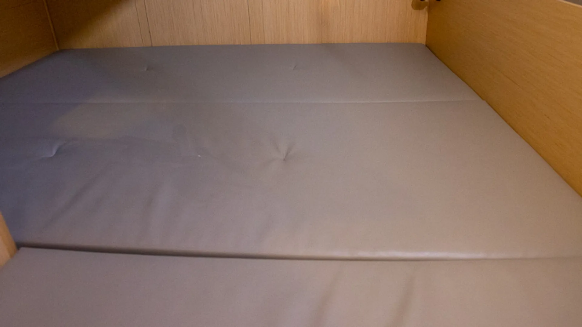 BEAUTIFUL — 38' BENETEAU SAILING YACHT