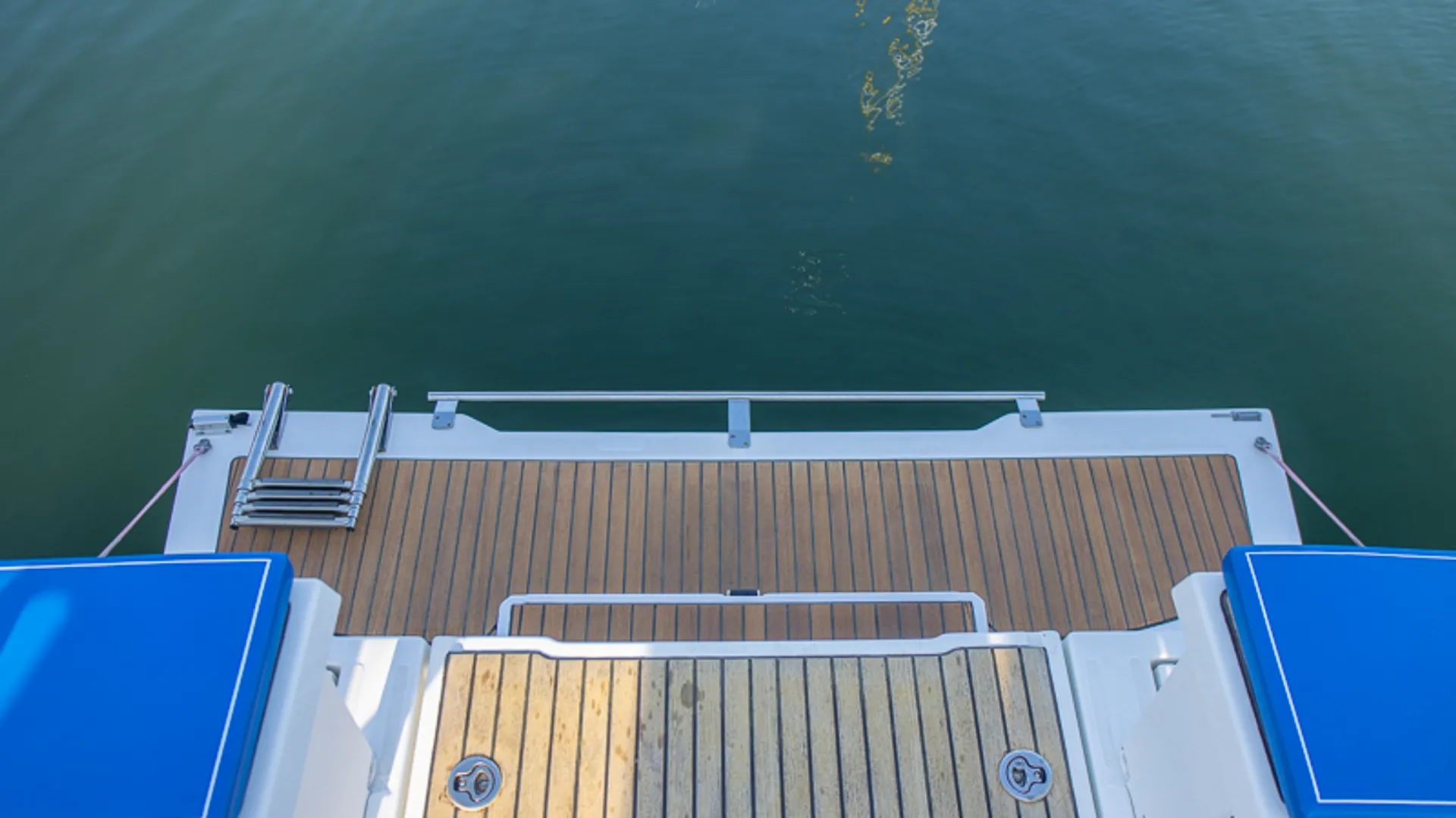 BEAUTIFUL — 38' BENETEAU SAILING YACHT