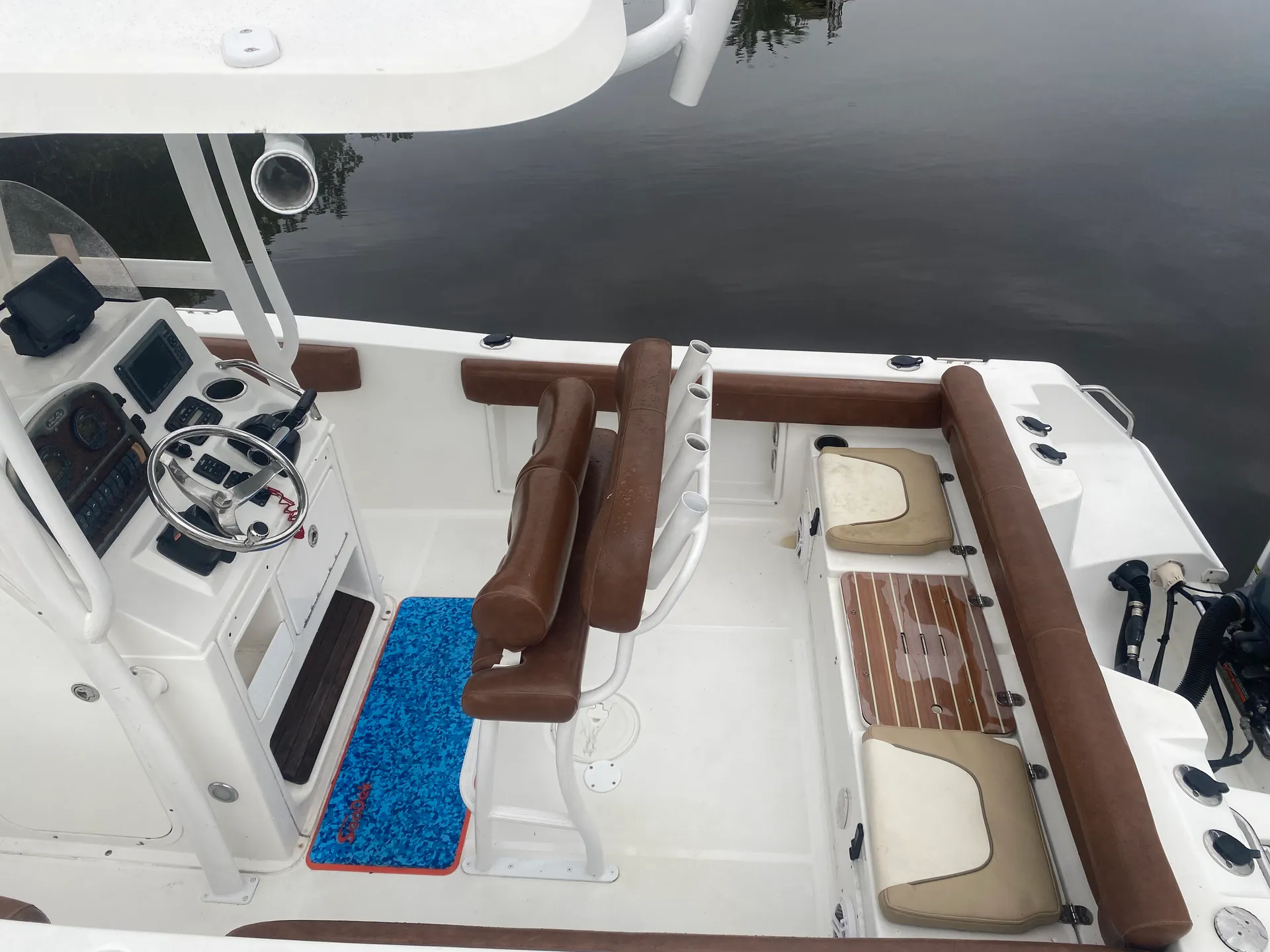 Sea Hunt Boats Ultra 211 in Sarasota, FL — photo 9