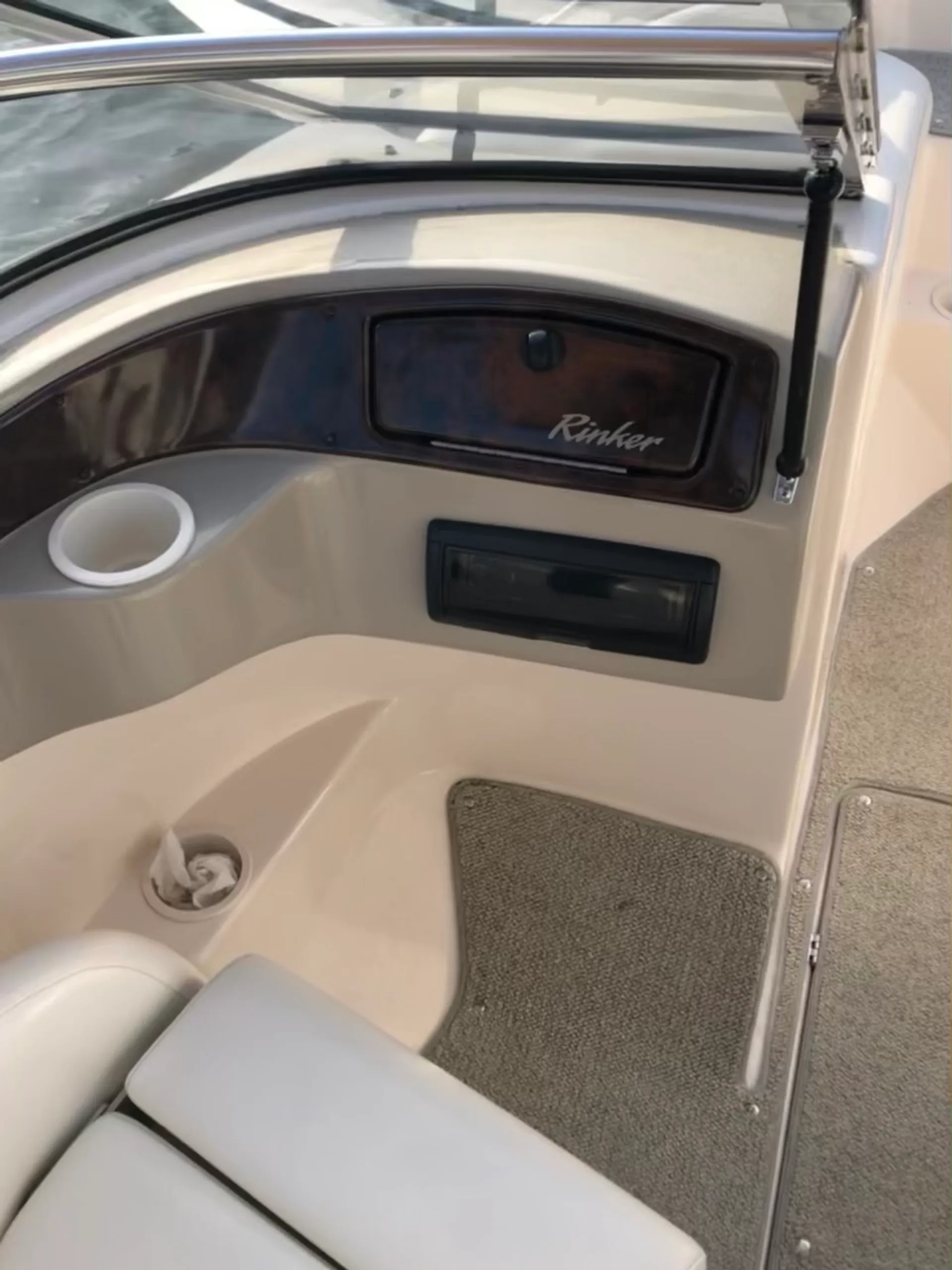 Rinker Boats 192 Captiva in Mount Clemens, MI — photo 2