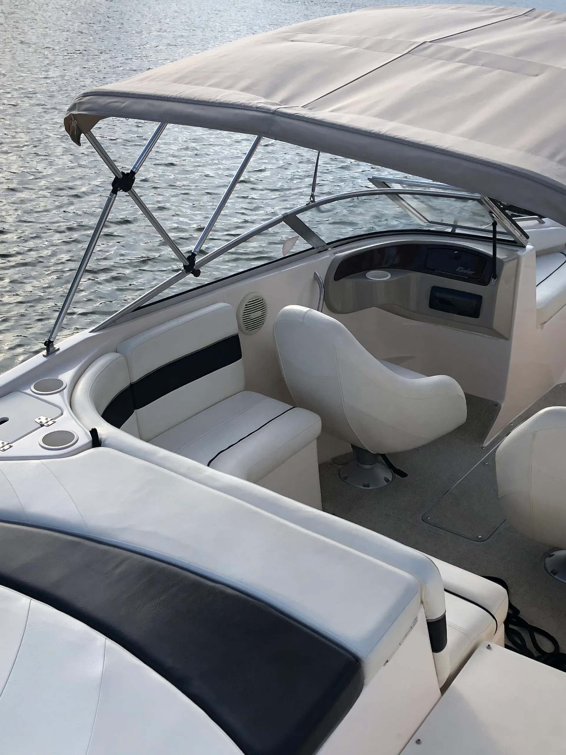 Rinker Boats 192 Captiva in Mount Clemens, MI — photo 6