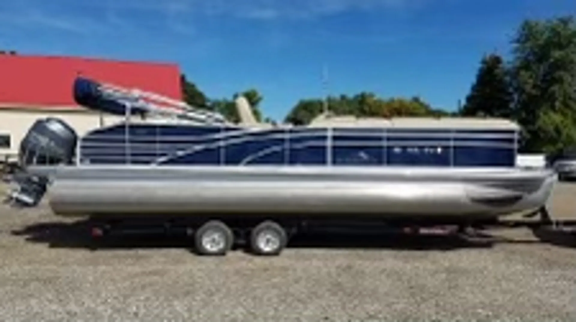 Bennington Marine 2550QCL in Sarasota, FL — photo 6