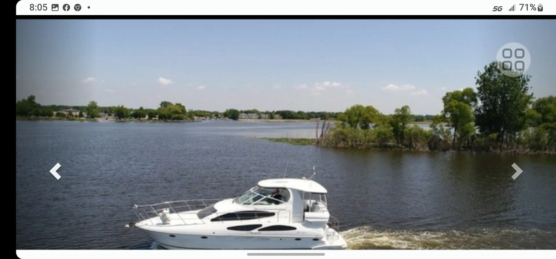 Yachts of Fun Motoryacht in the Sun