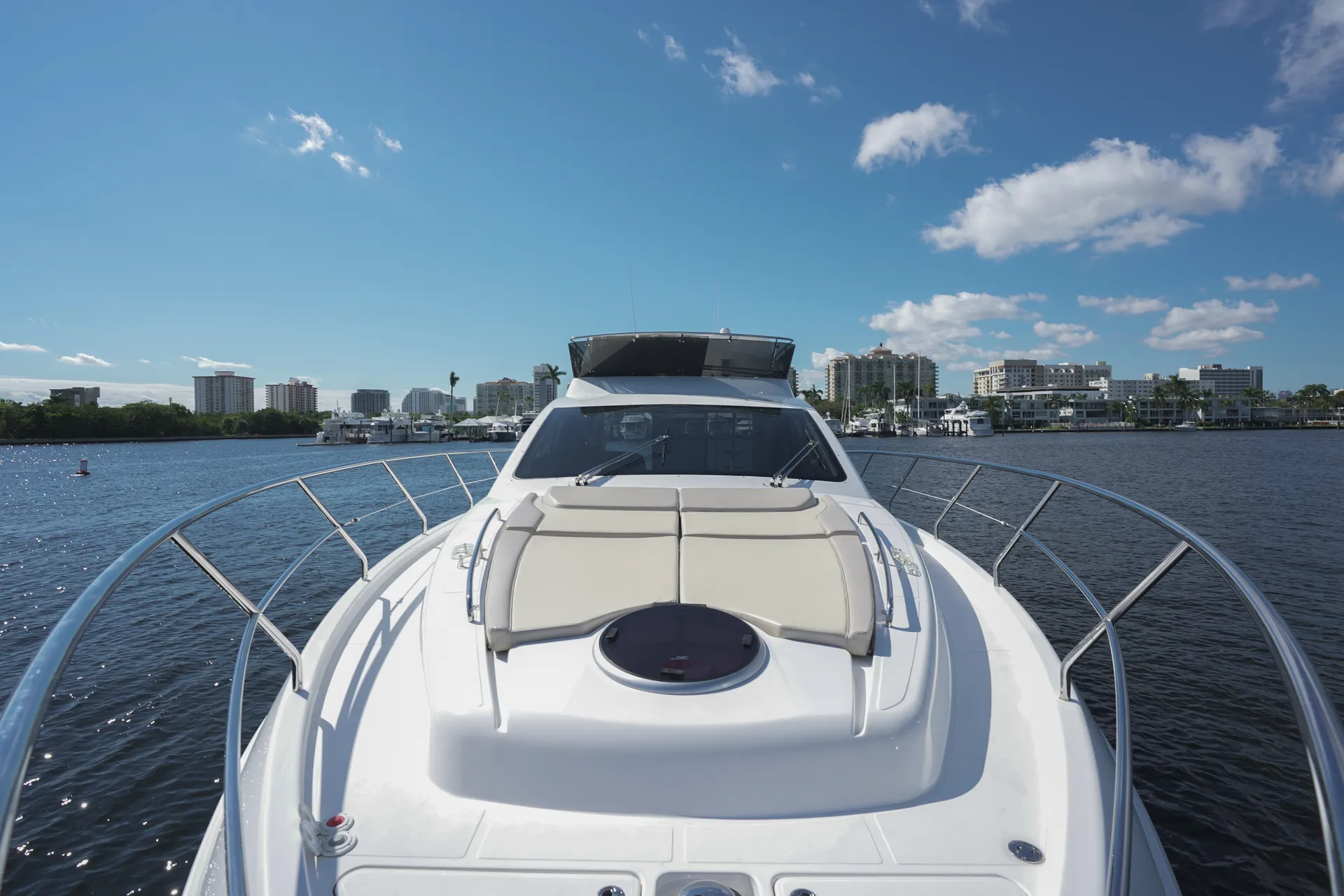 1 HOUR FREE - New 52' Schaefer Pininfarina Flybridge Yacht