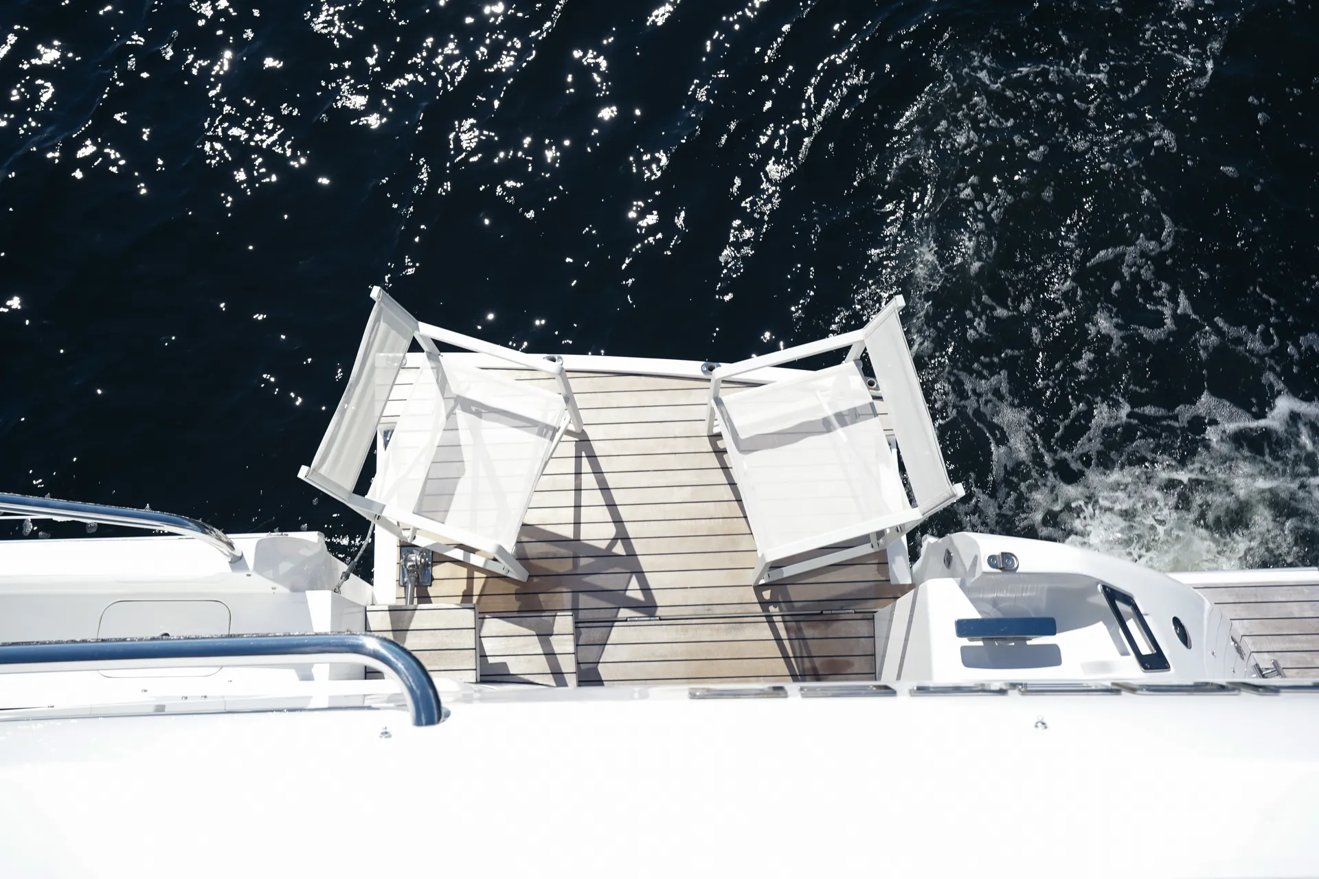 1 HOUR FREE - New 52' Schaefer Pininfarina Flybridge Yacht