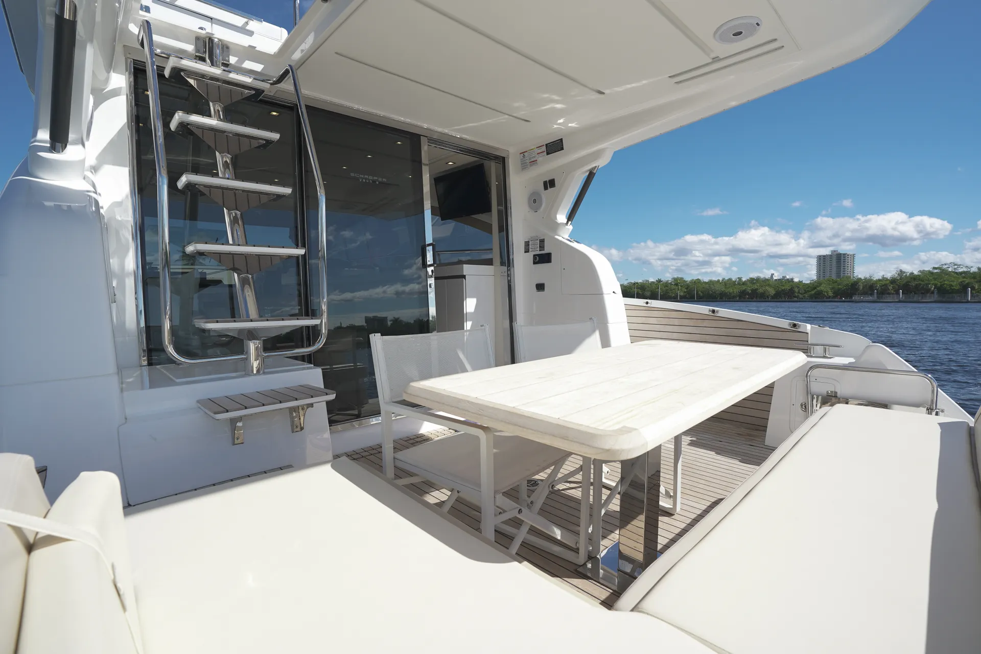 1 HOUR FREE - New 52' Schaefer Pininfarina Flybridge Yacht