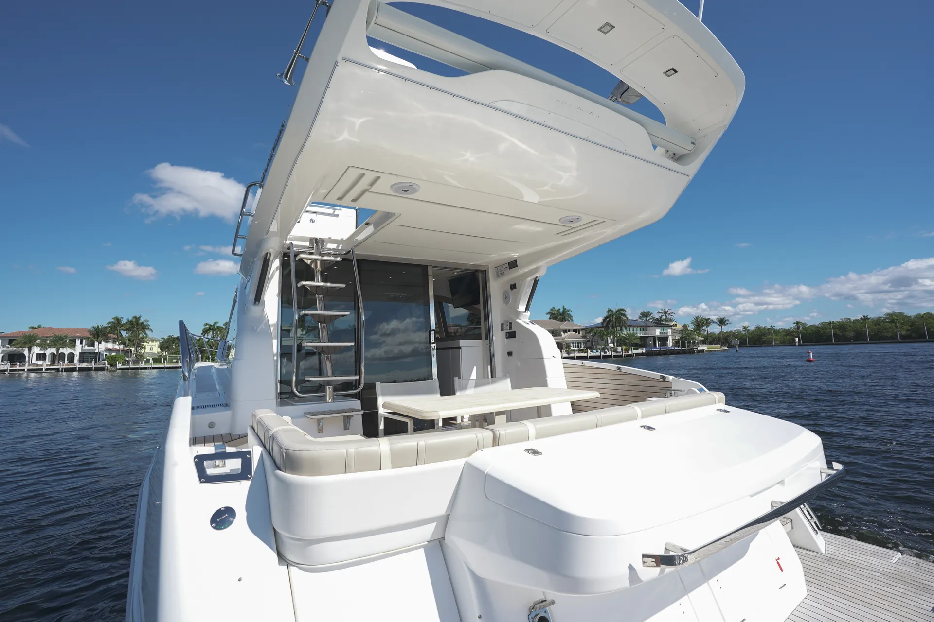 1 HOUR FREE - New 52' Schaefer Pininfarina Flybridge Yacht