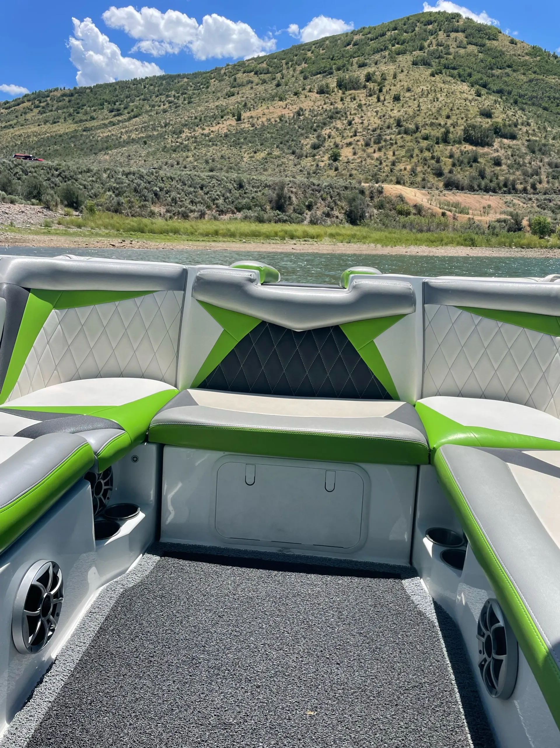 Tige Z3 wakesurf boat!