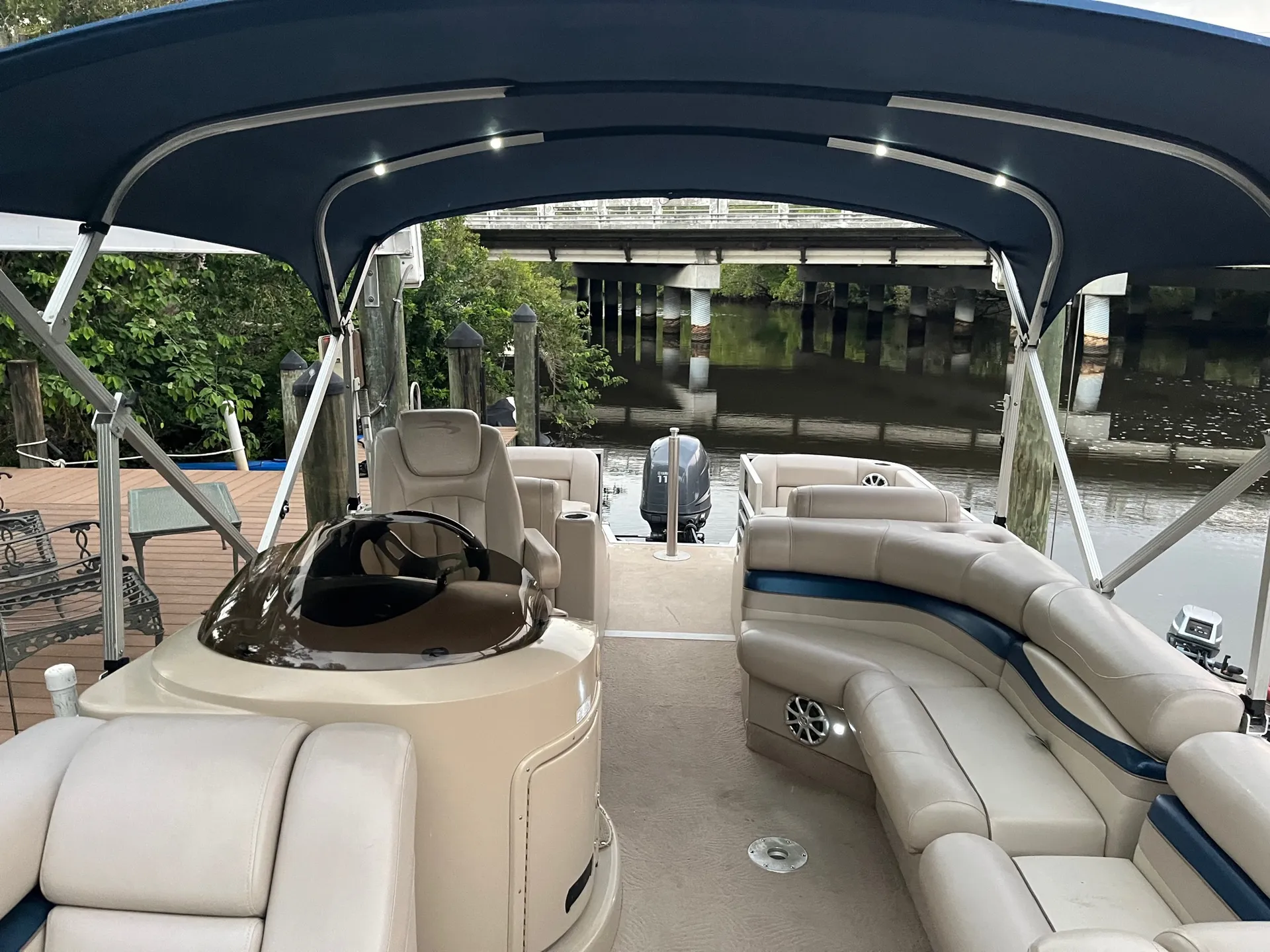 2019 Bennington Pontoon amazing boat 27ft