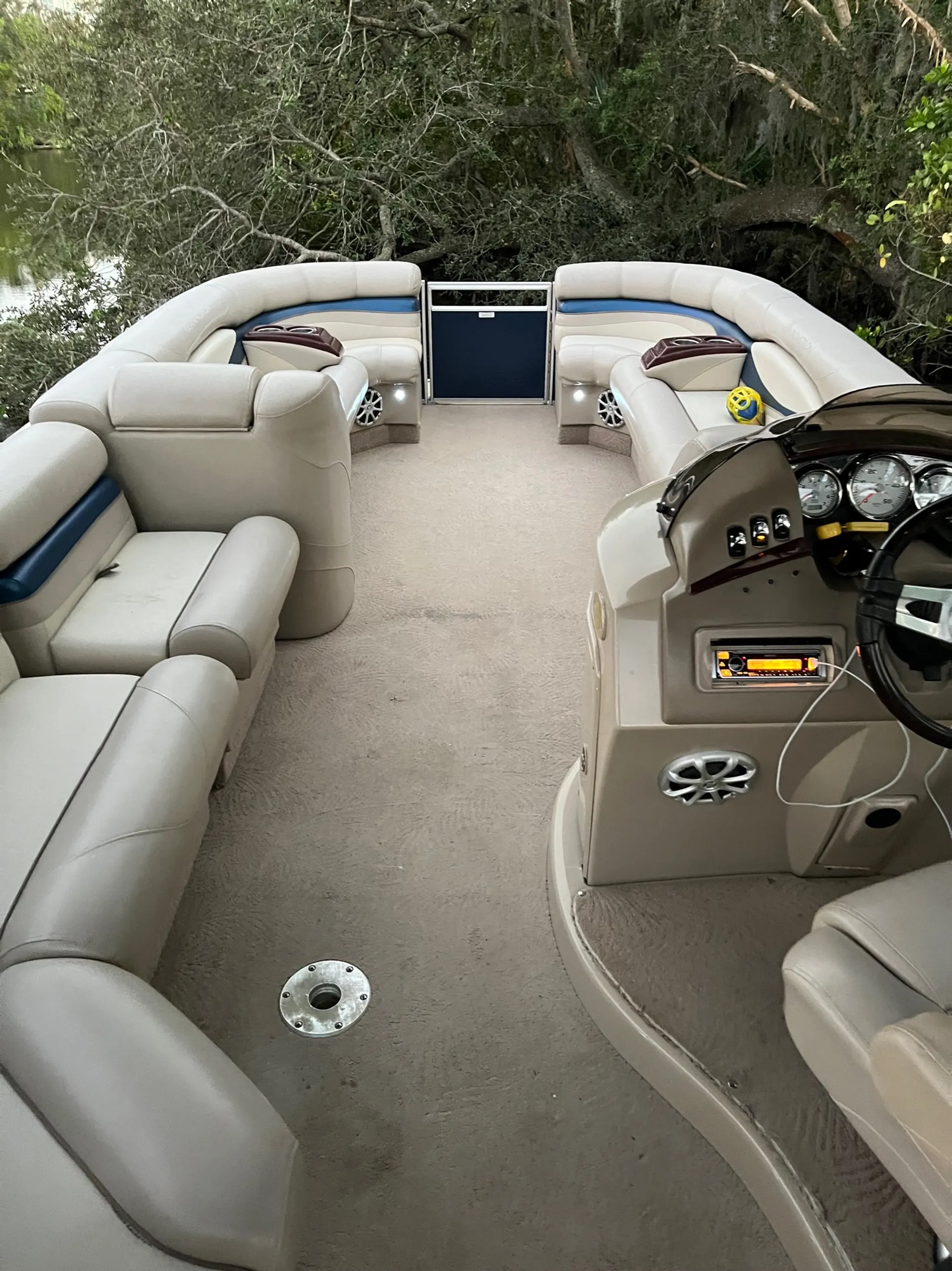 2019 Bennington Pontoon amazing boat 27ft