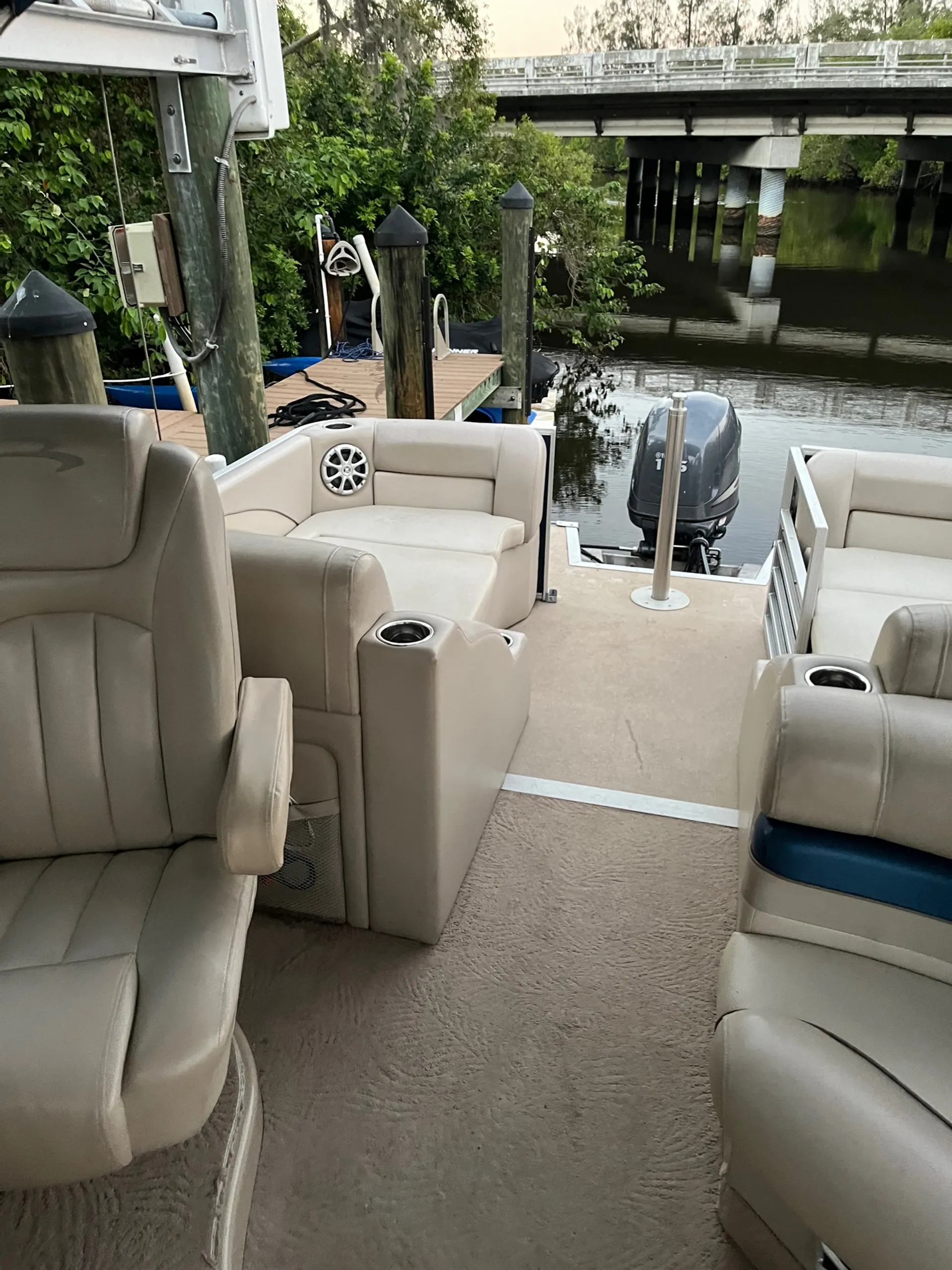 2019 Bennington Pontoon amazing boat 27ft