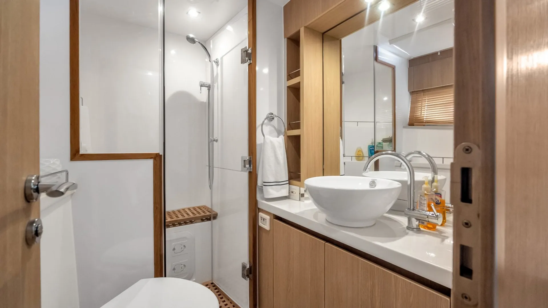 Aquila 44 in St. Petersburg, FL — photo 10