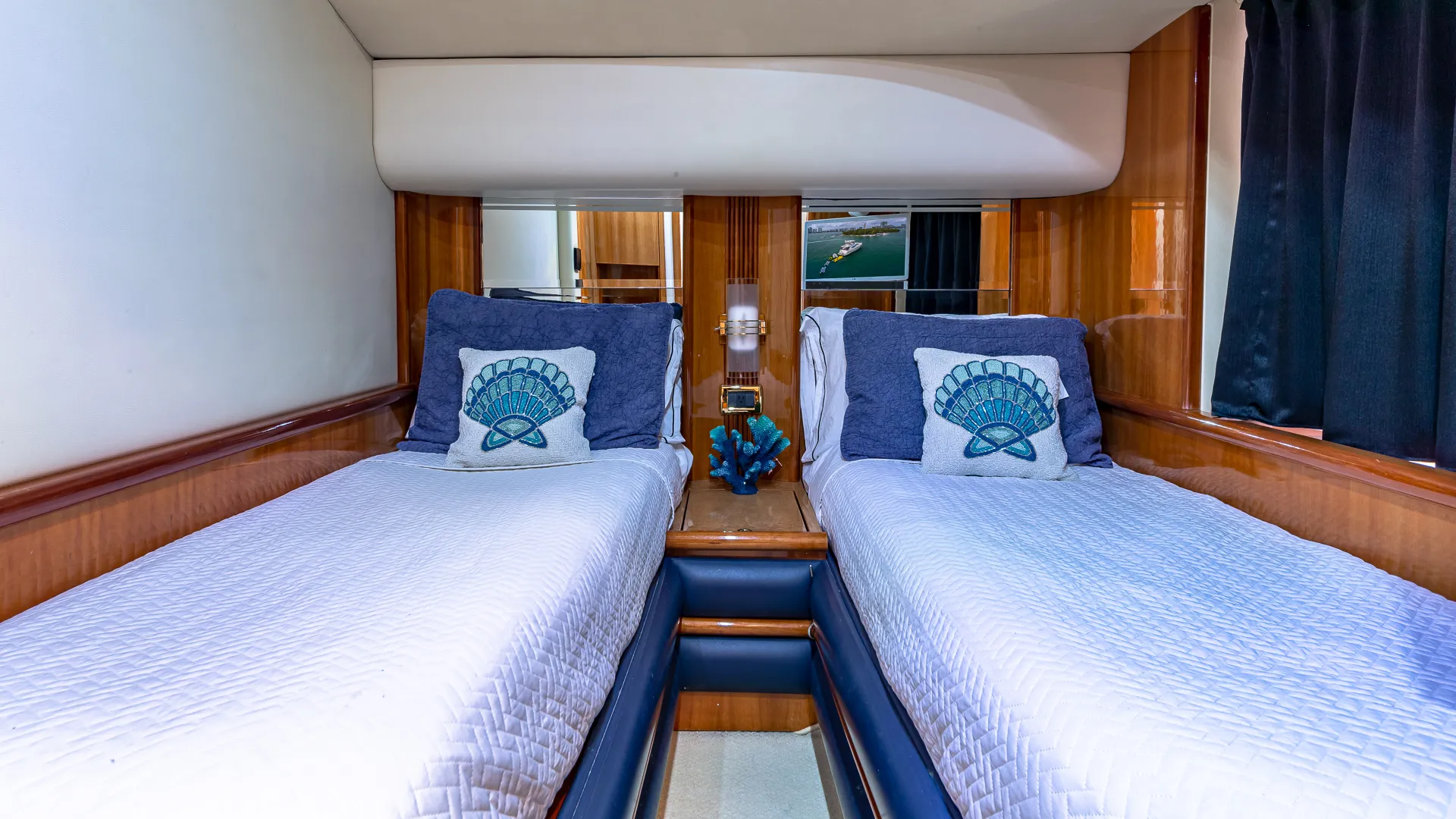 Exclusive Emerald Coast Yacht Charter | VIP Service