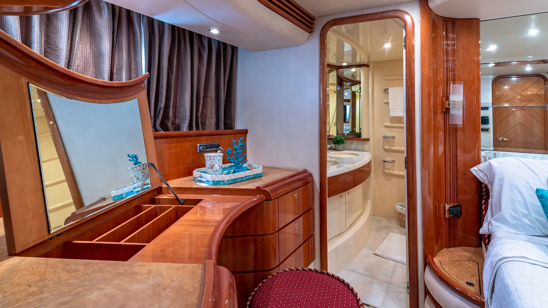 Exclusive Emerald Coast Yacht Charter | VIP Service