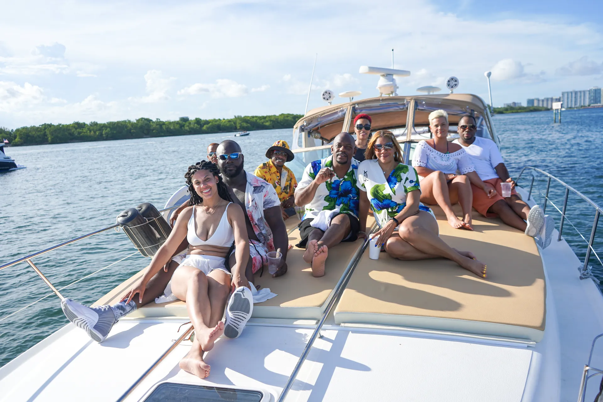 Incredible 45' Sea Ray Sundancer Yacht in Miami Beach!