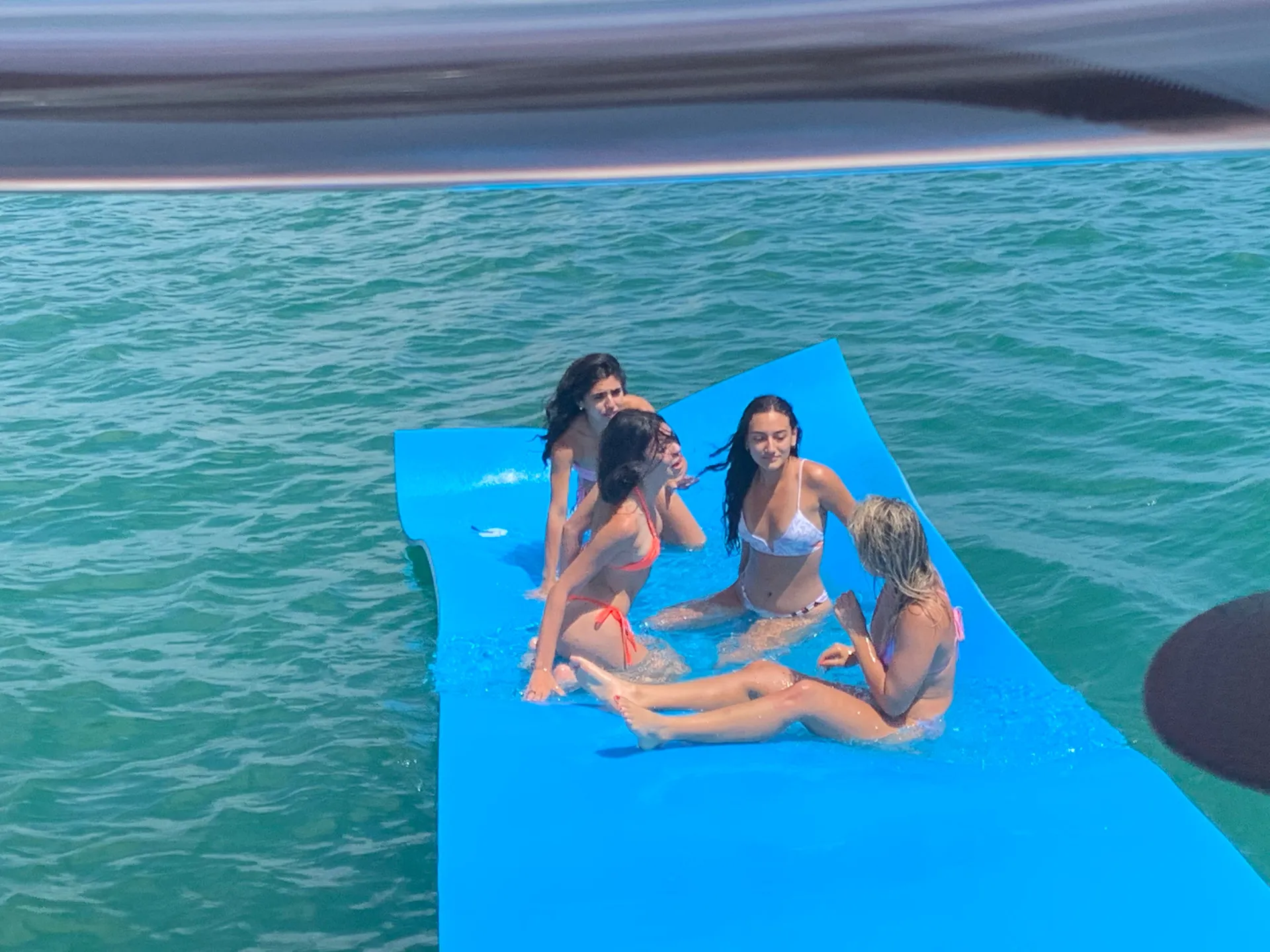 Incredible 45' Sea Ray Sundancer Yacht in Miami Beach!