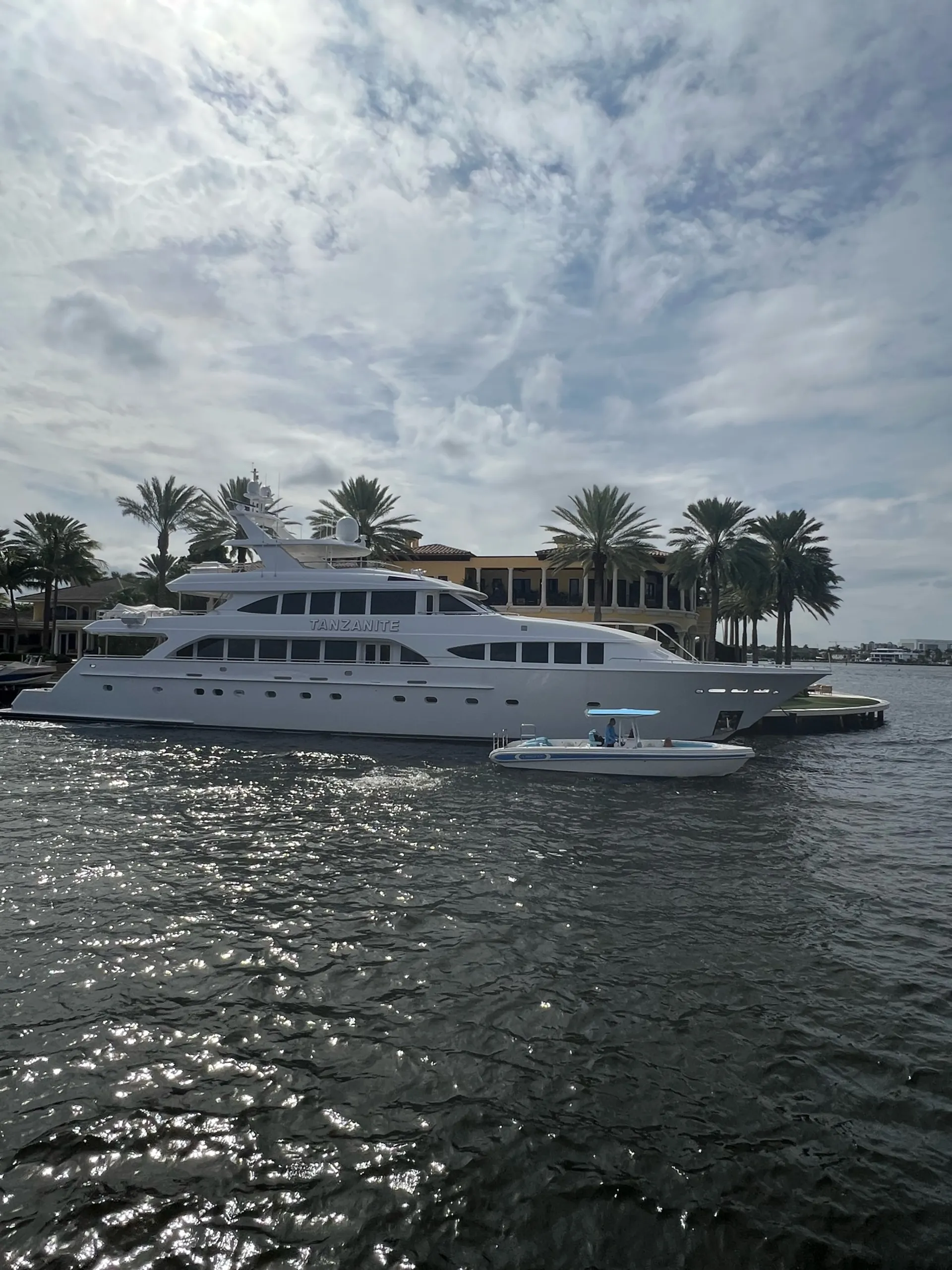 Novurania Boats Chase 31 w/2-F250 Yamaha in Fort Lauderdale, FL — photo 3