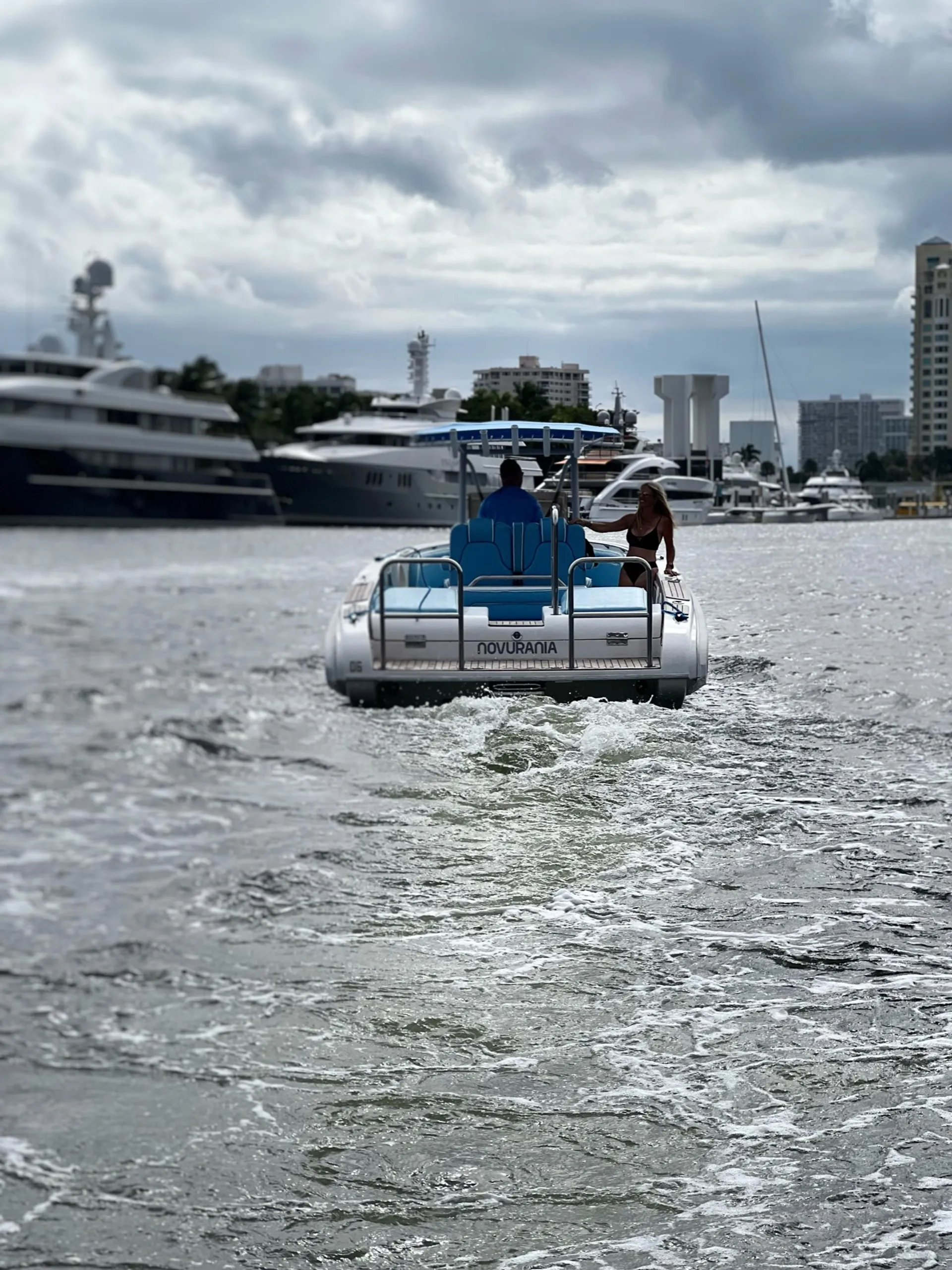 Novurania Boats Chase 31 w/2-F250 Yamaha in Fort Lauderdale, FL — photo 4