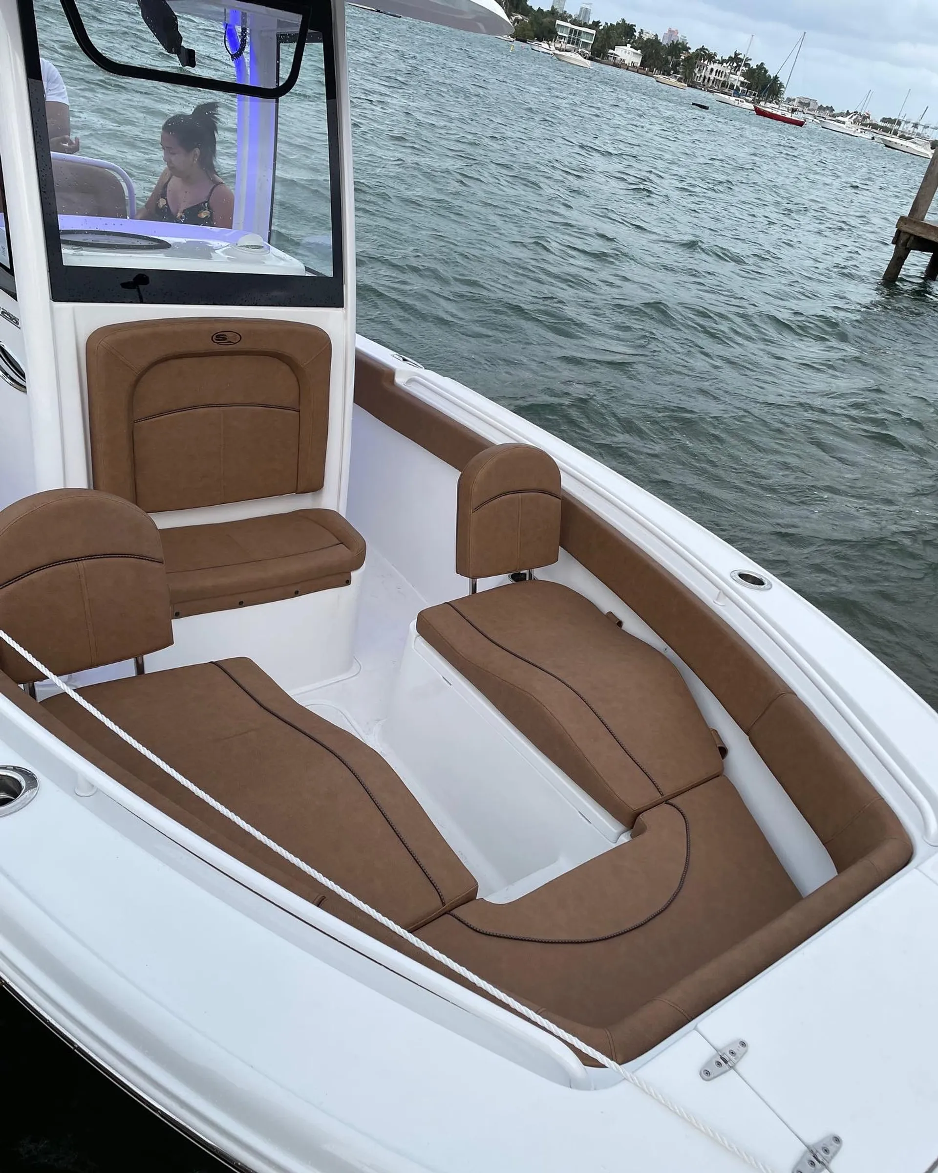 SEA HUNT BOATS ULTRA 255 SE in Hollywood, FL — photo 2