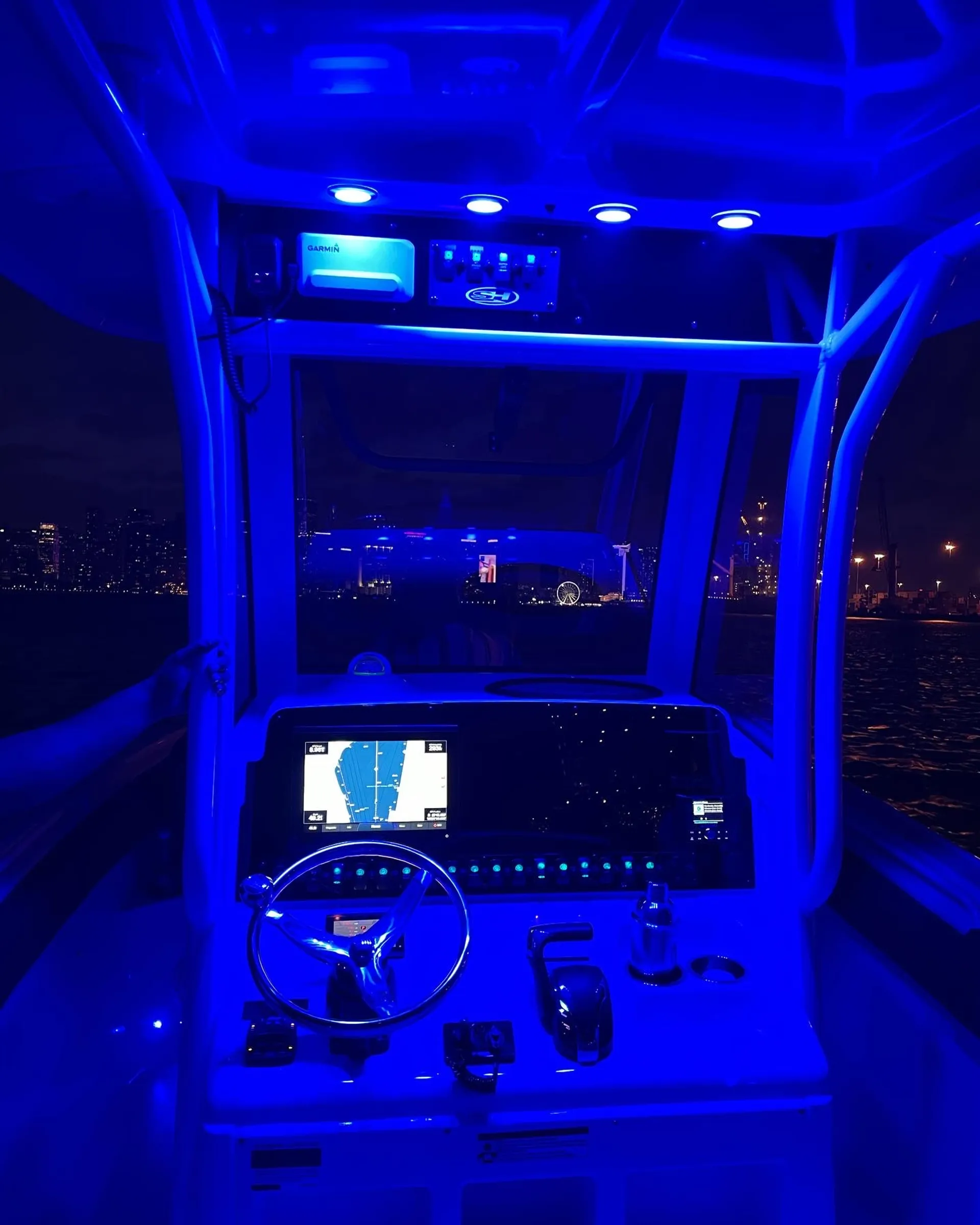 SEA HUNT BOATS ULTRA 255 SE in Hollywood, FL — photo 5