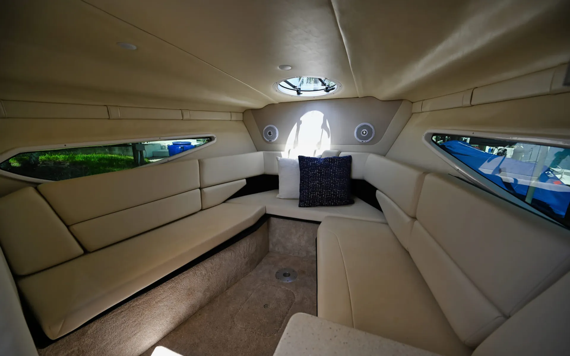 🚤 Regal 26XO – The Ultimate Luxury & Comfort Boat for Your Getaway!