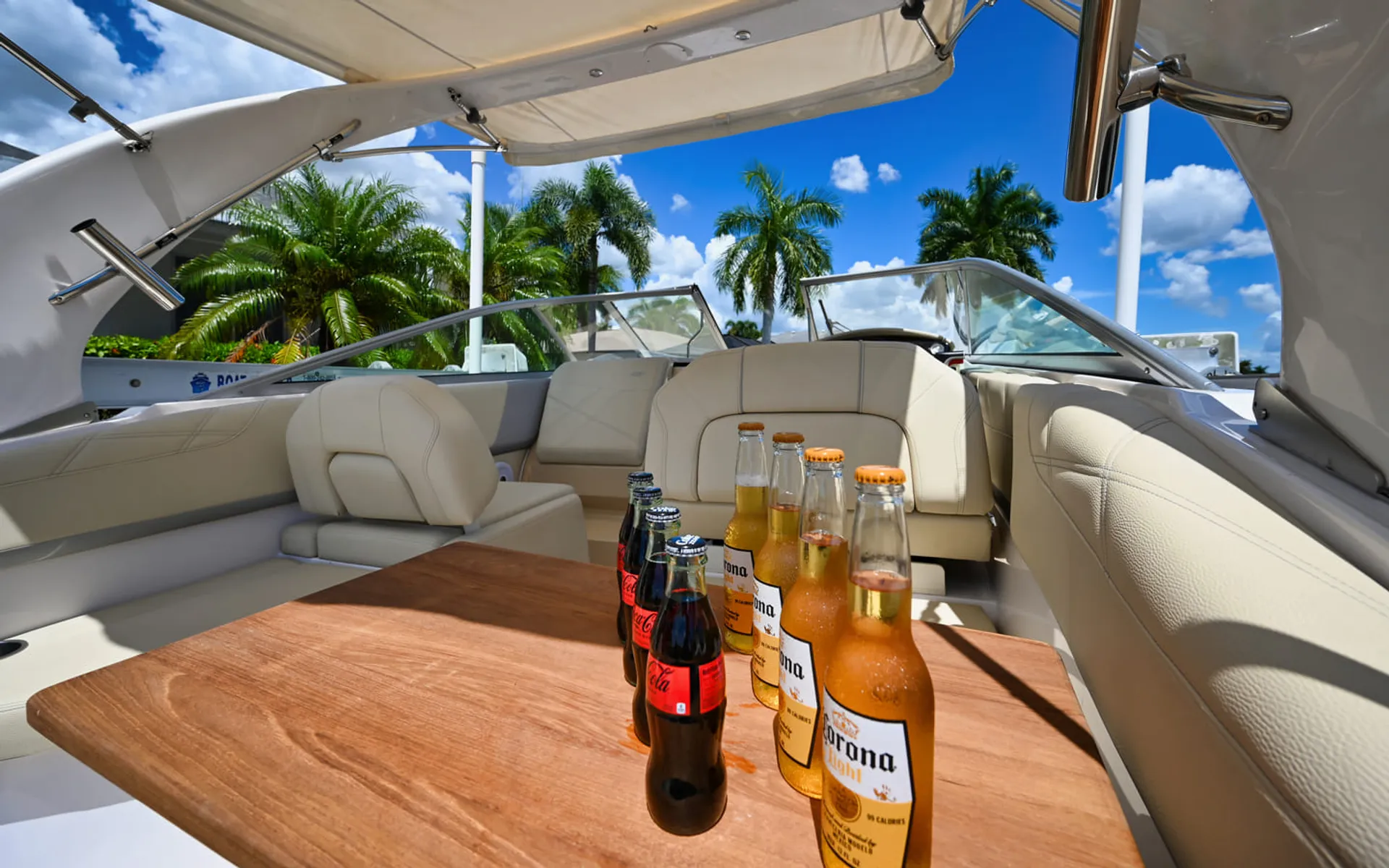 🚤 Regal 26XO – The Ultimate Luxury & Comfort Boat for Your Getaway!