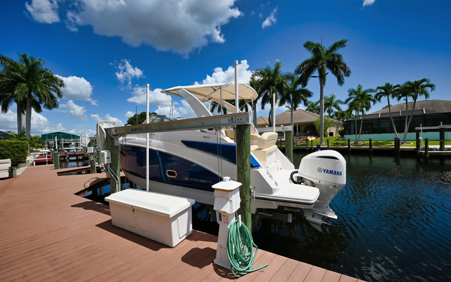 🚤 Regal 26XO – The Ultimate Luxury & Comfort Boat for Your Getaway!