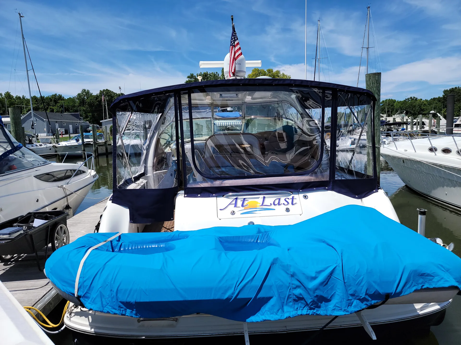 Sea Ray Boats 420 Sundancer in Essex, MD — photo 3