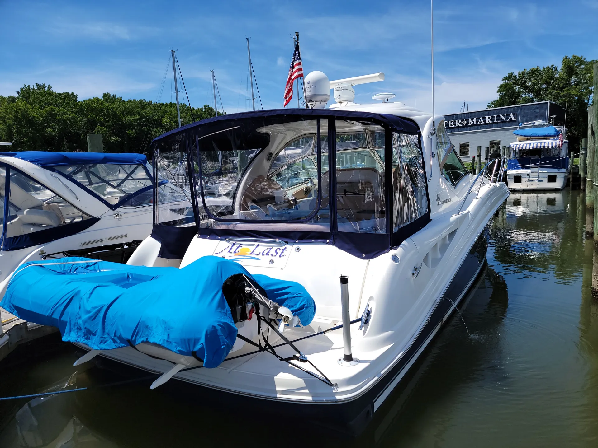 Sea Ray Boats 420 Sundancer in Essex, MD — photo 4